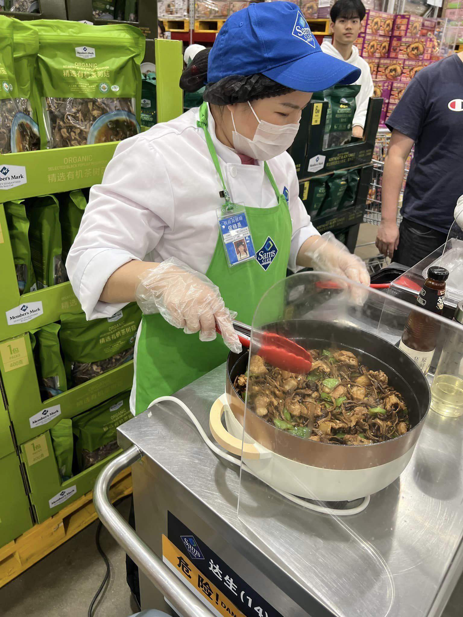 港人北上深圳消費成新常態,當中最熱門必到地方必定是山姆超市,日用品、家品電器價錢實惠,吸引不少港人特意「朝聖」掃貨。(網上圖片)