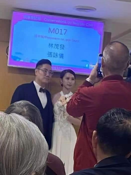 加蔥今日迎娶女友儀仔,並正式註冊成為夫妻。