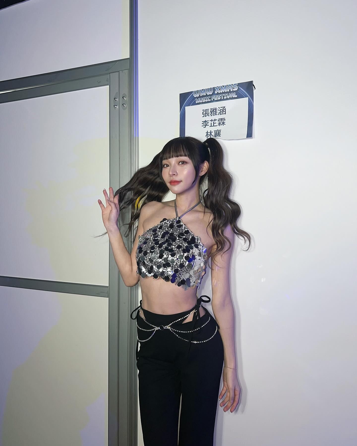 林襄聖誕節前造型。(林襄IG)