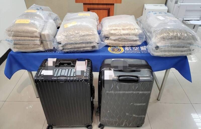 一名香港旅客從加拿大溫哥華搭機,過境台灣桃園機場轉機往香港,過境轉機行李經過X光檢查時,被查獲逾27公斤二級毒品大麻。