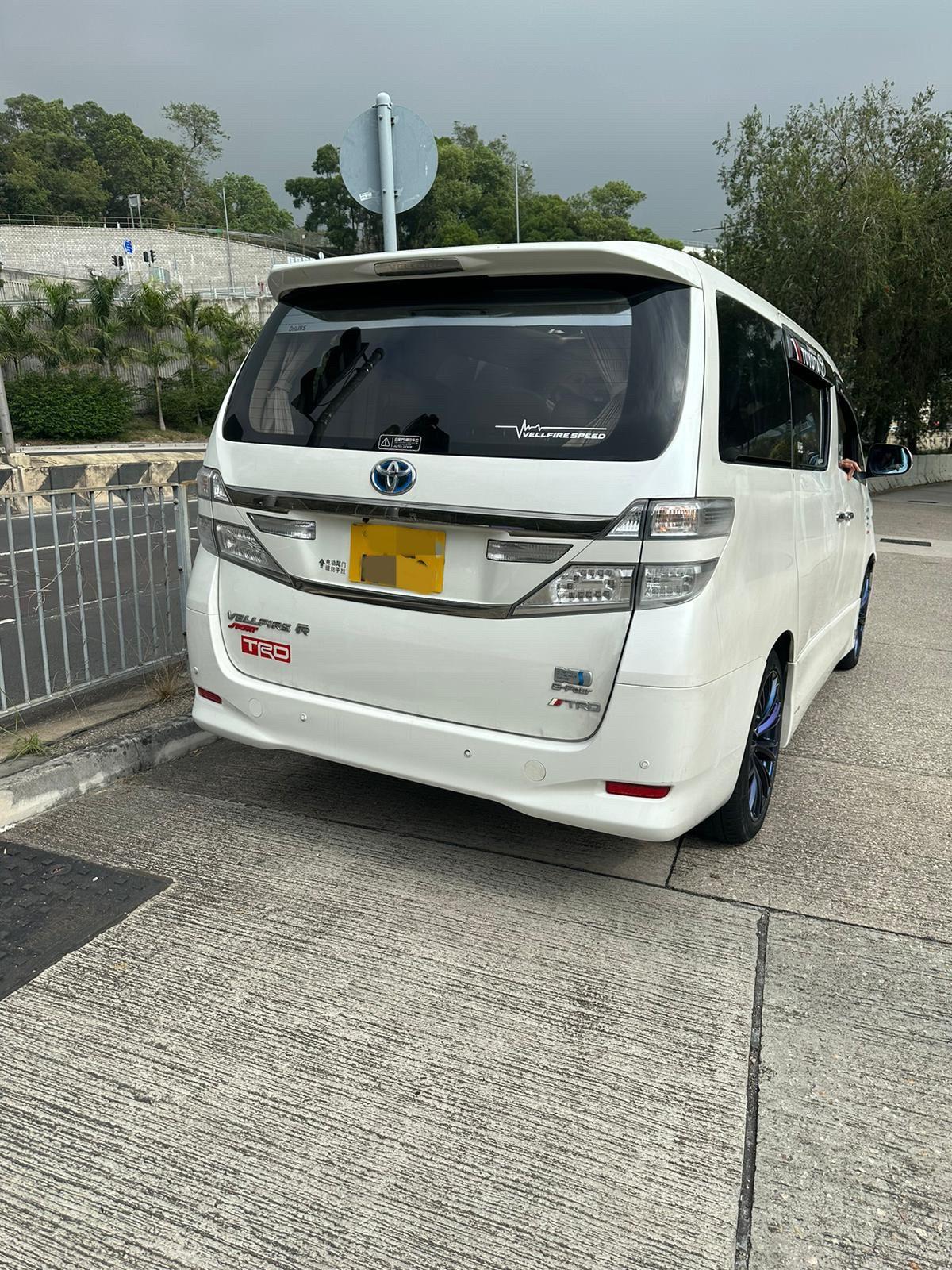 警龍翔道截查可疑私家車 揭司機停牌期間駕駛