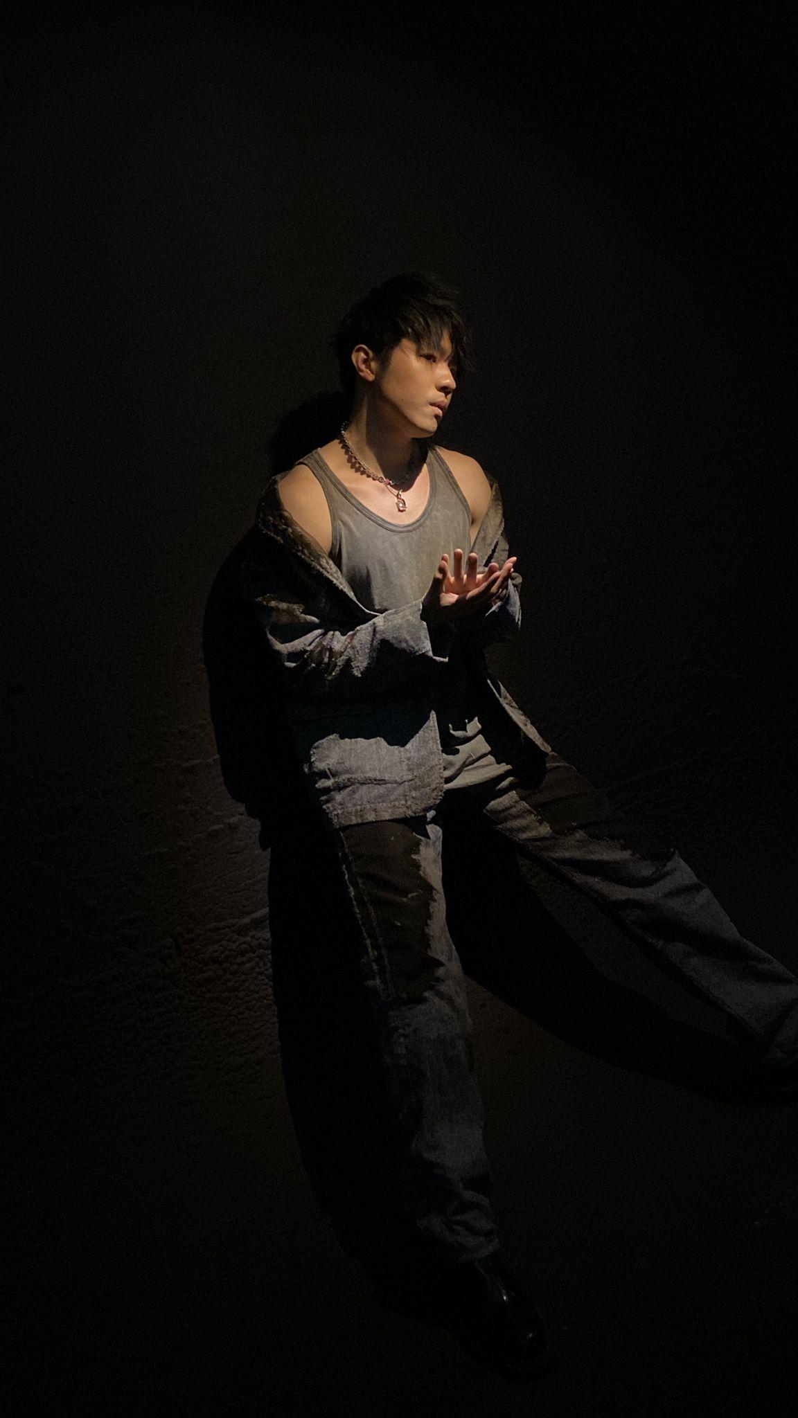 Ian陳卓賢苦練舞步為Hellosss送驚喜。