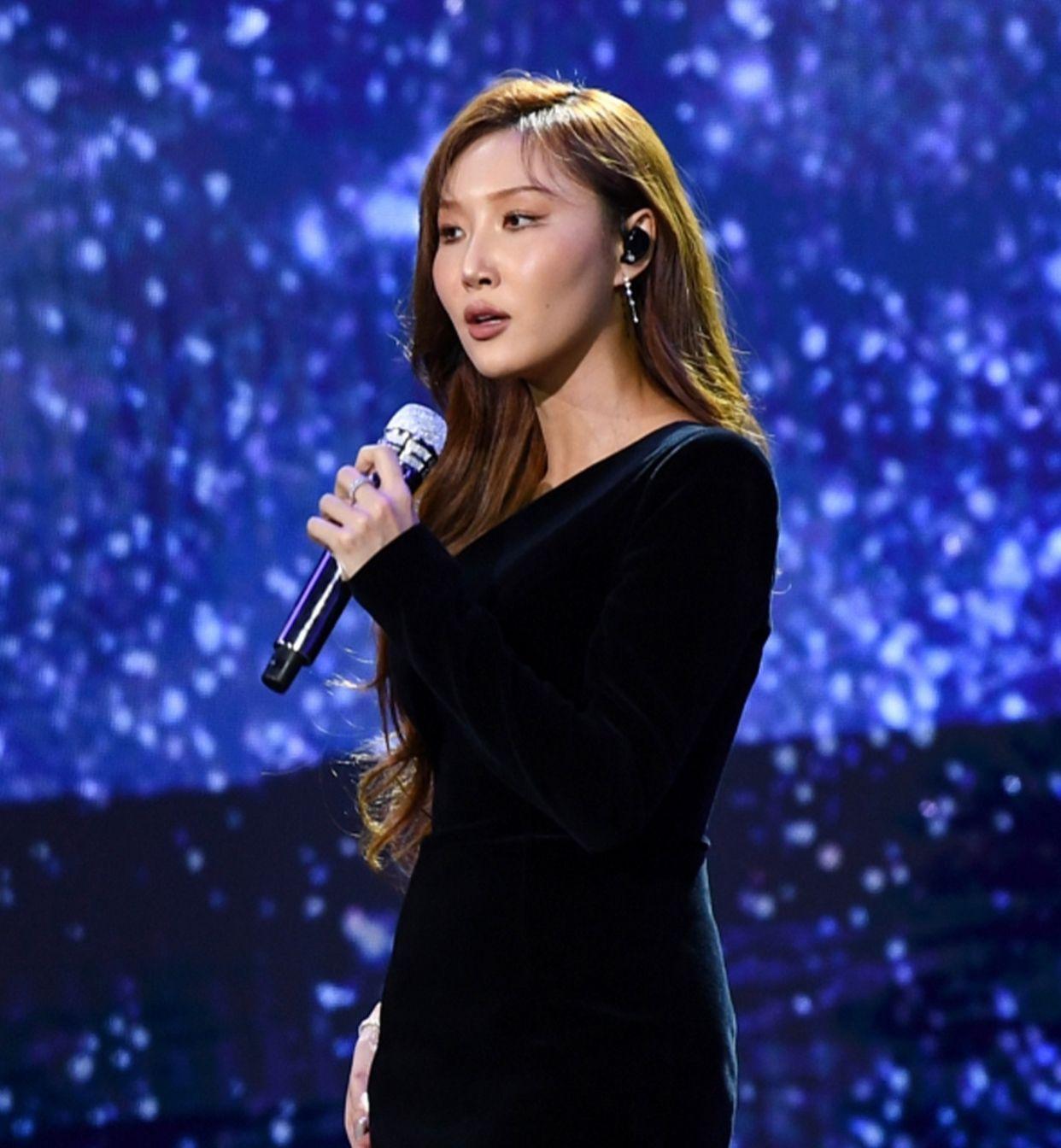 華莎臨時改曲目向李善均致哀。