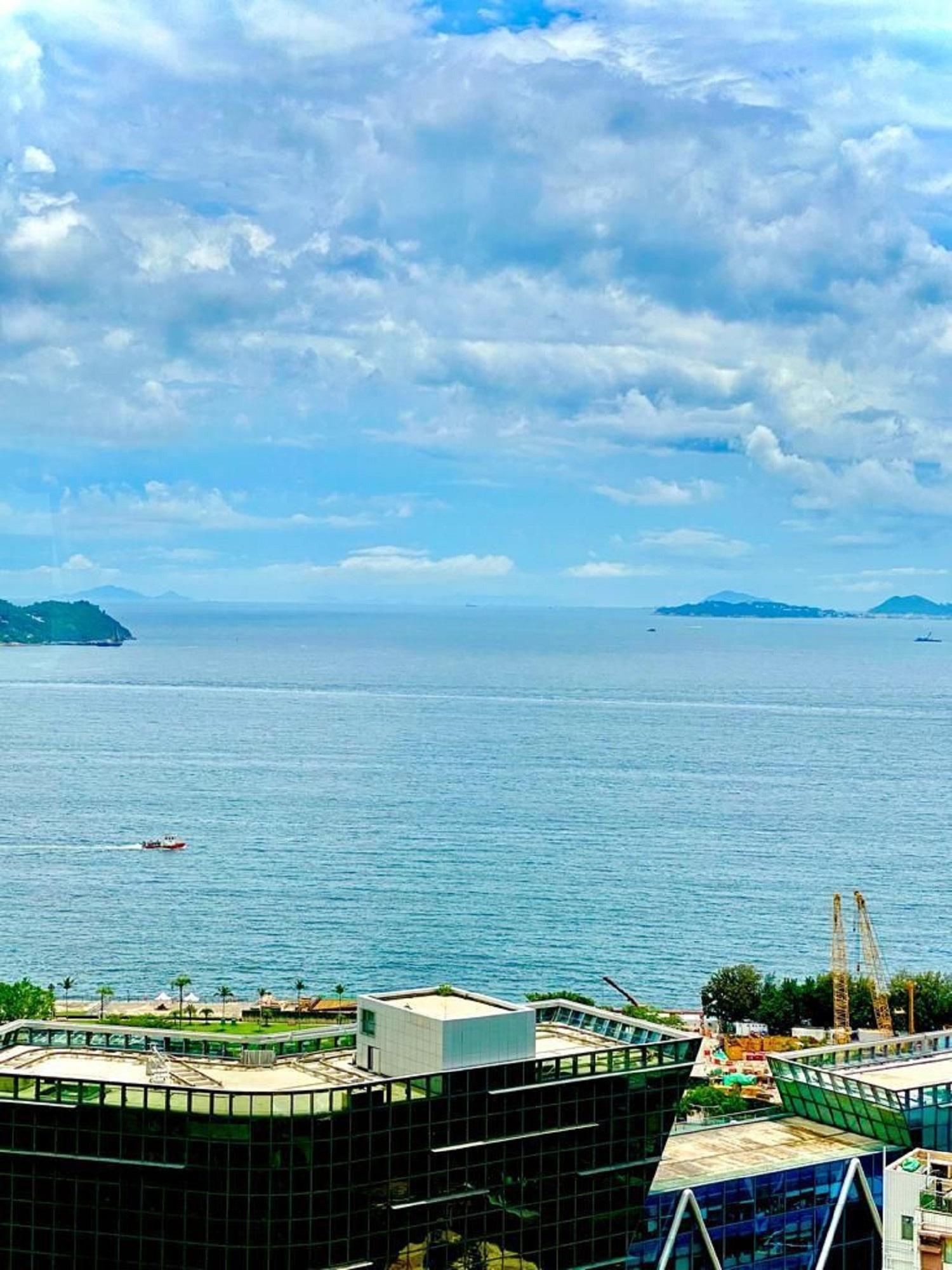 單位最大賣點之一是飽覽全海景。