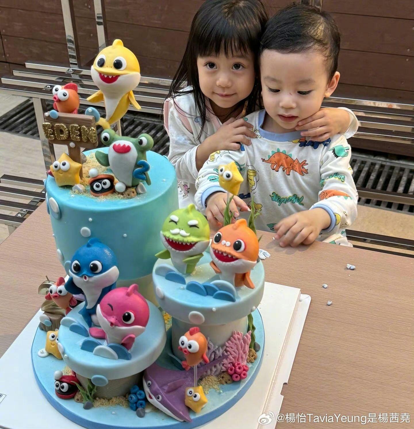 家姐小珍珠攬實細佬Eden,十分溫馨。