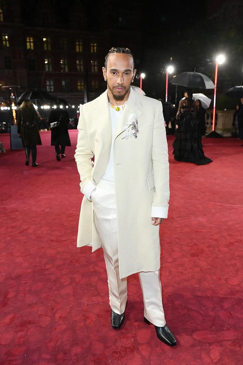 Sam Smith女服贏大獎 影后超模雲集英國時裝頒獎禮