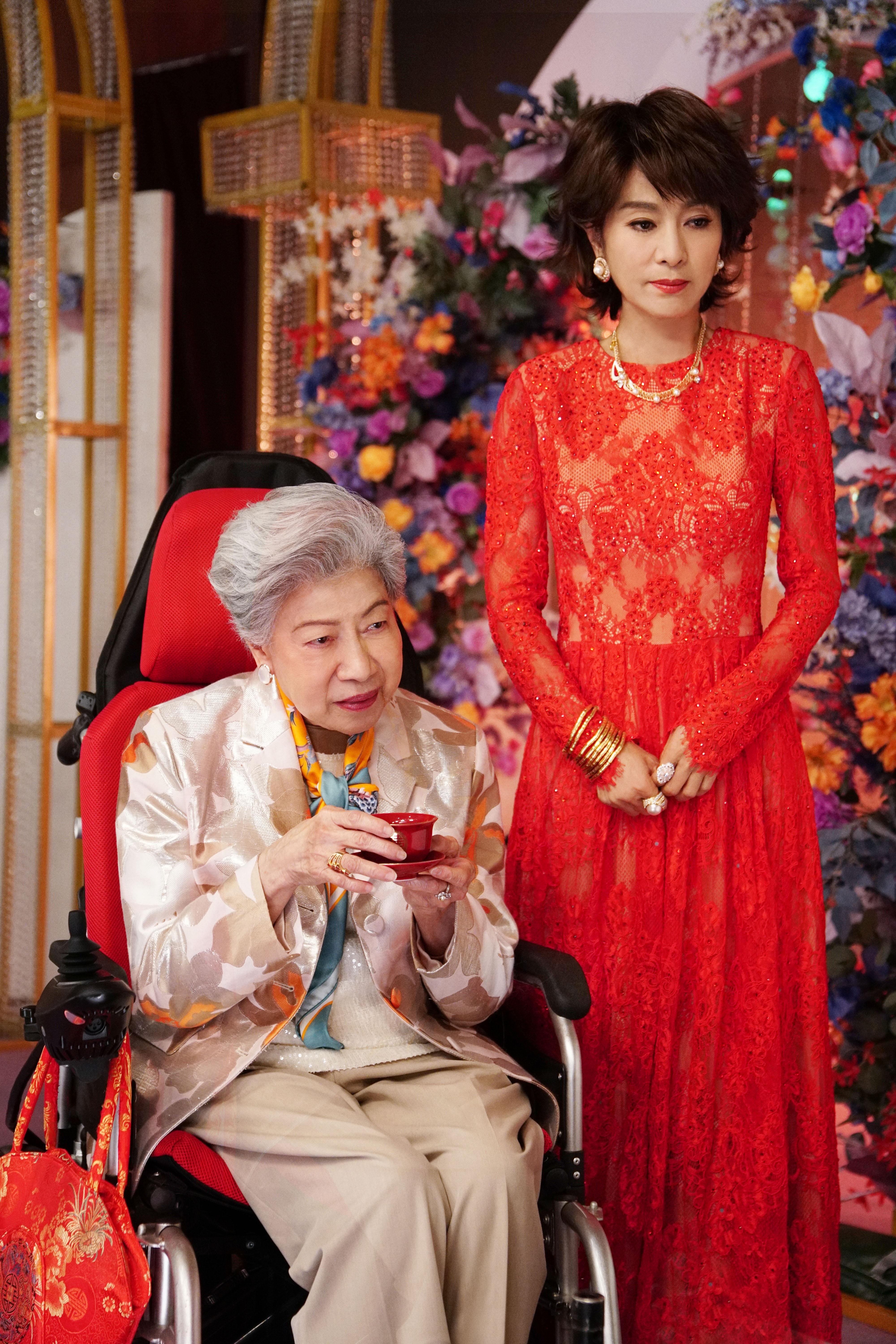 米雪和羅蘭於戲中飾演Ivana的媽媽和婆婆。