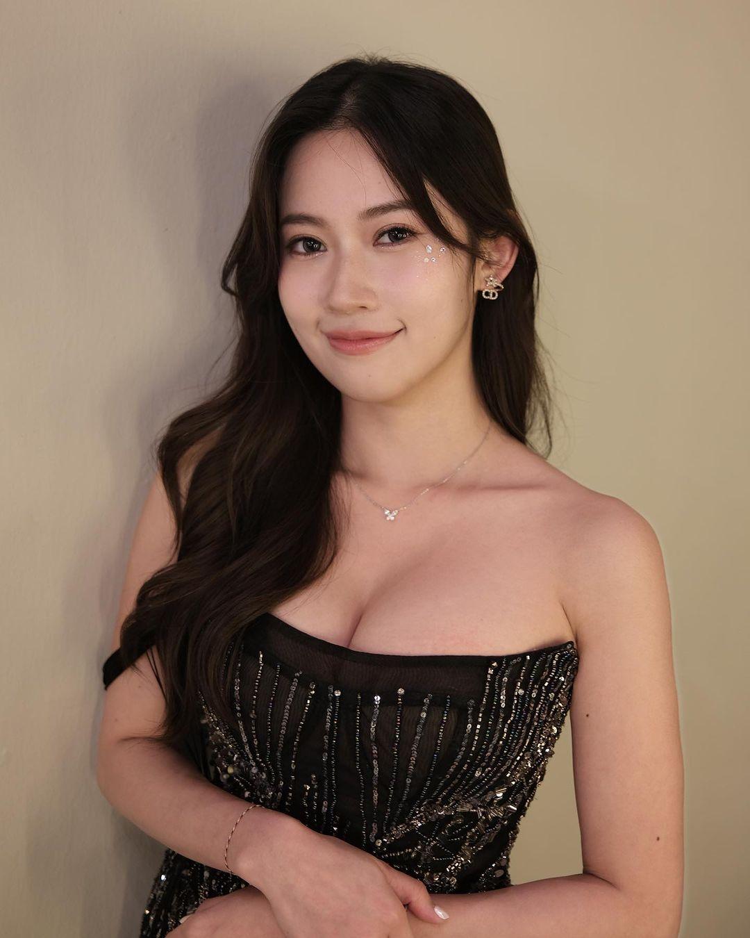 波波黃婧靈身材突出,一度於TVB多個節目中曝光(波波黃婧靈IG)