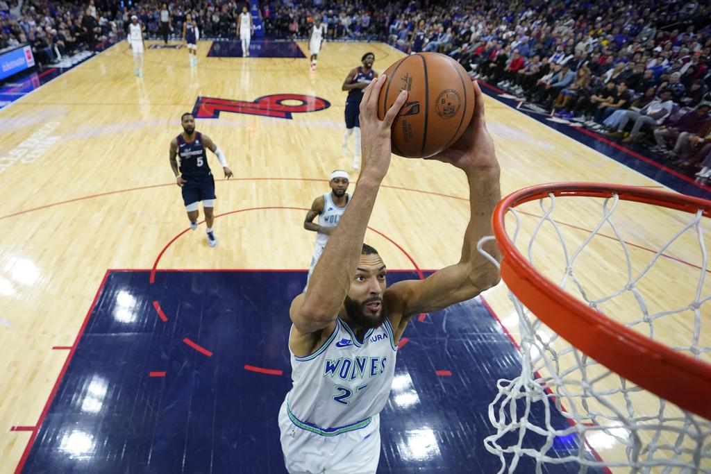 76人以127:113擊敗木狼。(美聯社)