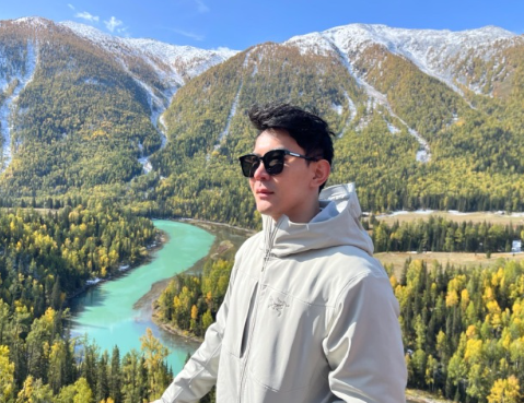 北京整容男醫生鄒翀高顏值爆紅(鄒翀微博)