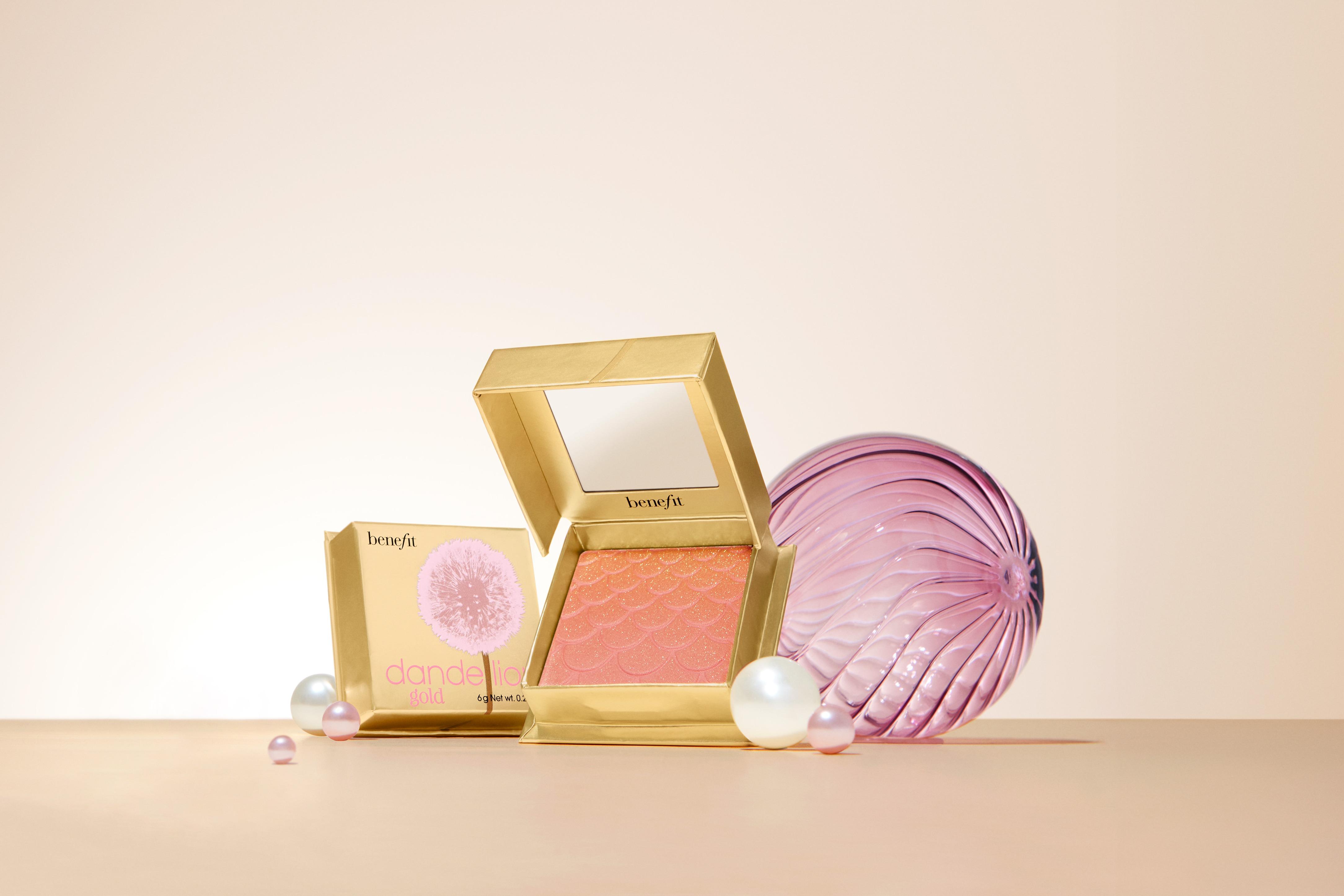 龍年2024限定美妝|Benefit Dandelion Gold金粉蒲公英胭脂蜜粉 (新年限量版) $290