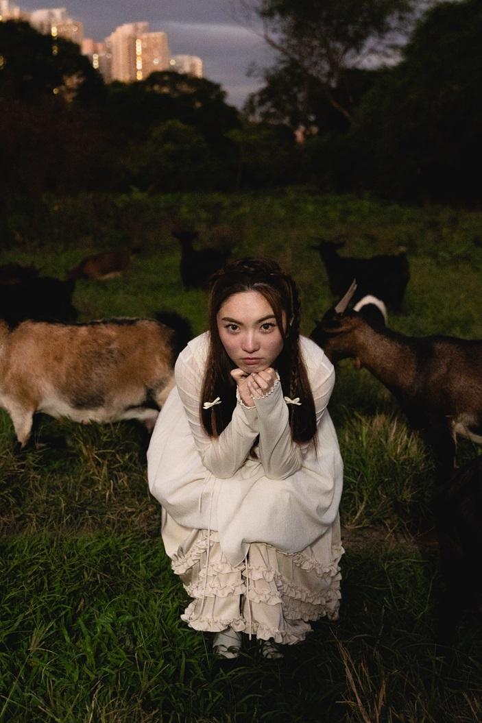 榛綦加盟新唱片公司推出個人單曲《旅程多得你守望》。