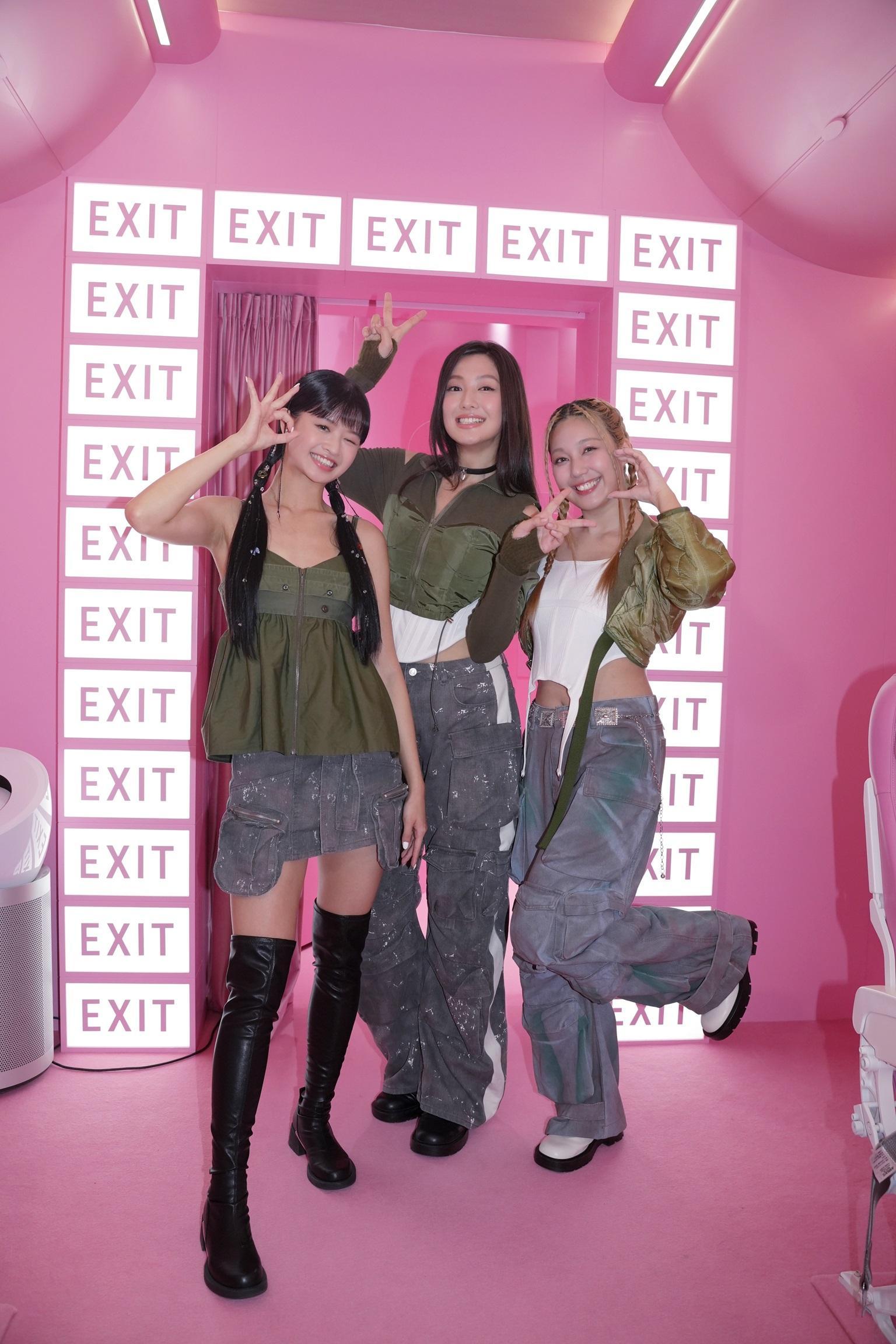 Mandy與黃淑蔓、連家穎組成三人女團Me&,上月推出首支團曲《Eye to Eye》。