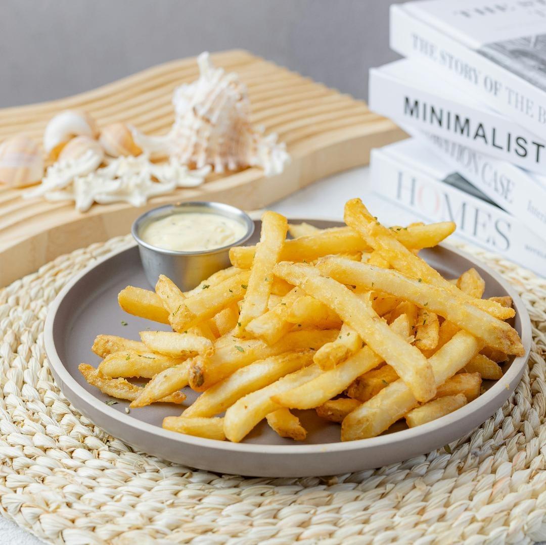 薯條配黑松露蛋黃醬