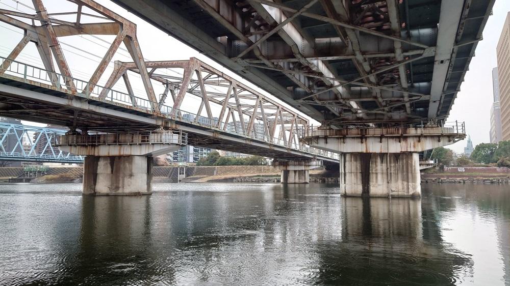 網民懷疑死者被人從上游拋棄落河。(X)