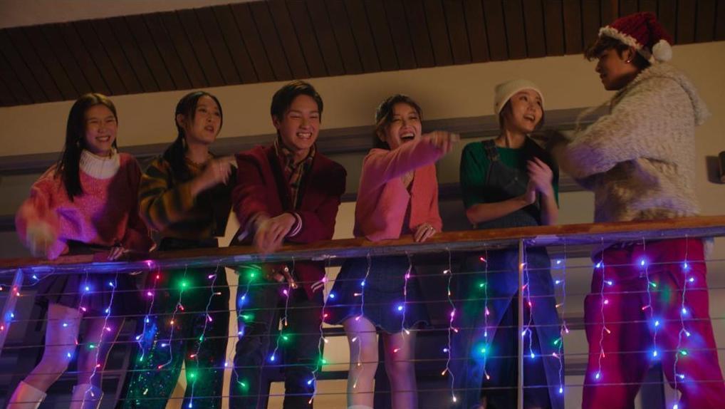 《聖誕 Present Tense!》MV破天荒集合逾20位藝人參與演。