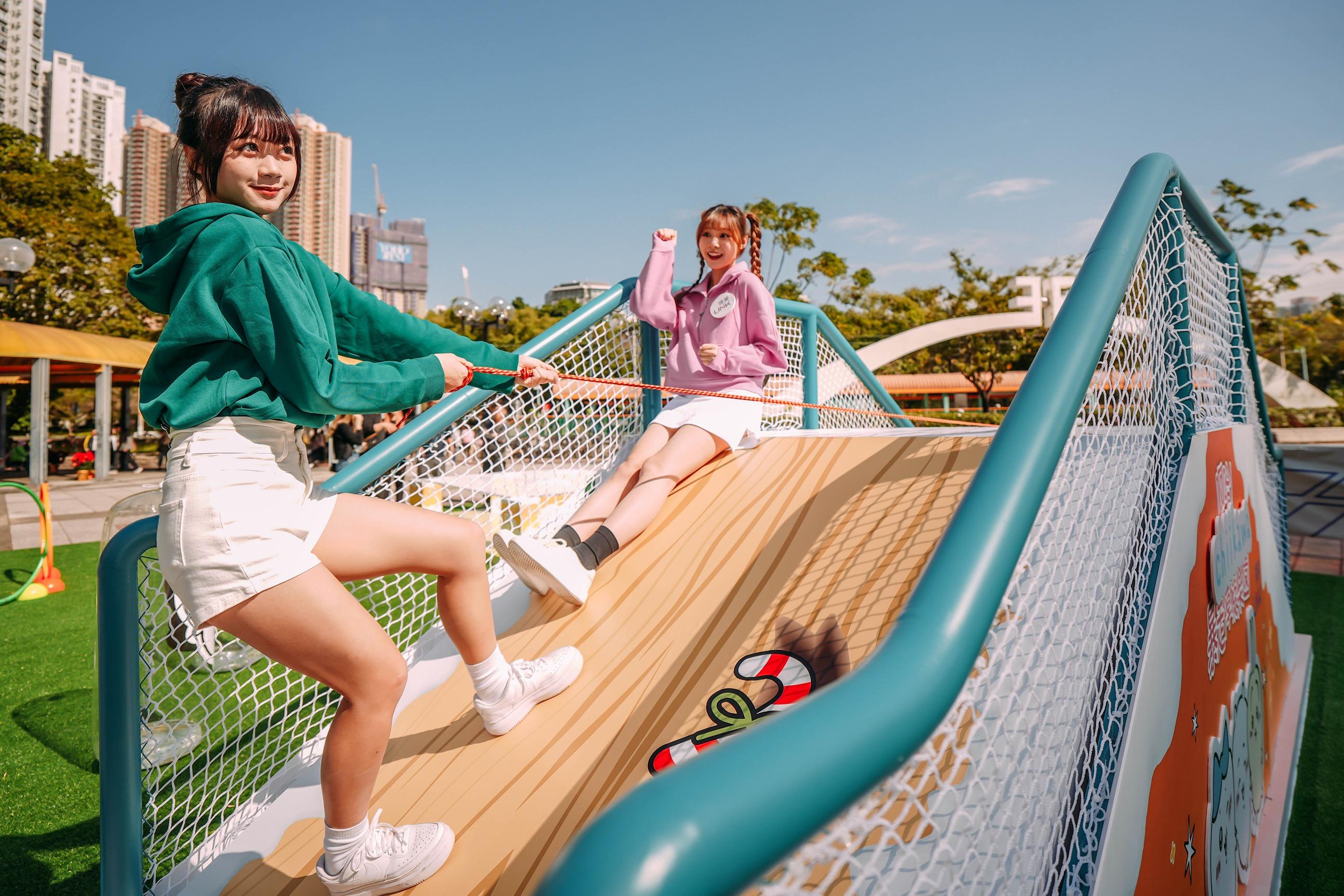 「USH! 暴走天水圍遊樂祭」的重頭戲「啊哈!Chiikawa 暴走障礙樂園」,齊齊挑戰各式障礙兼打卡 。