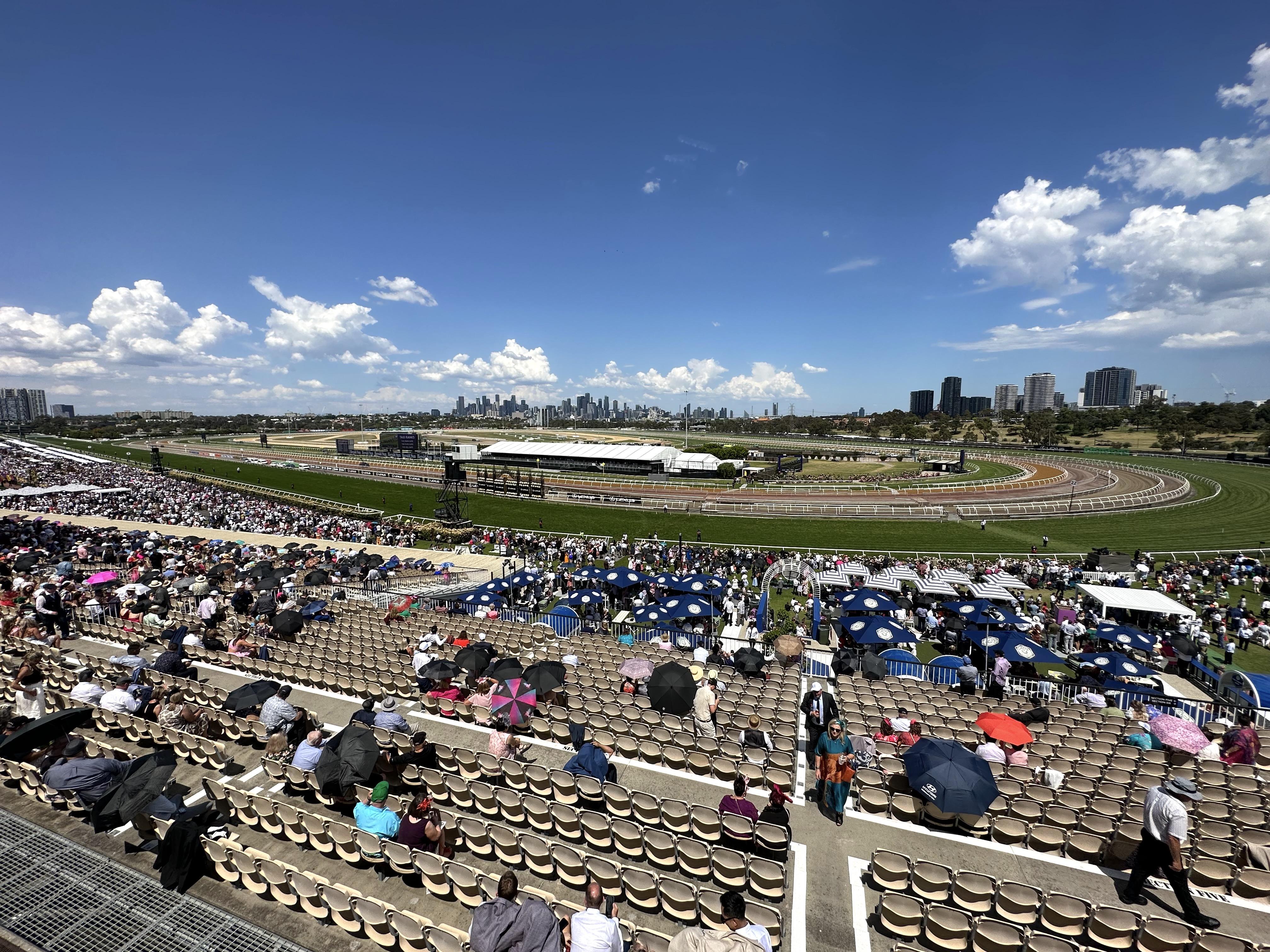墨爾本盃自1861年起便於弗萊明頓賽馬場舉行,也是澳洲首個賽馬場。