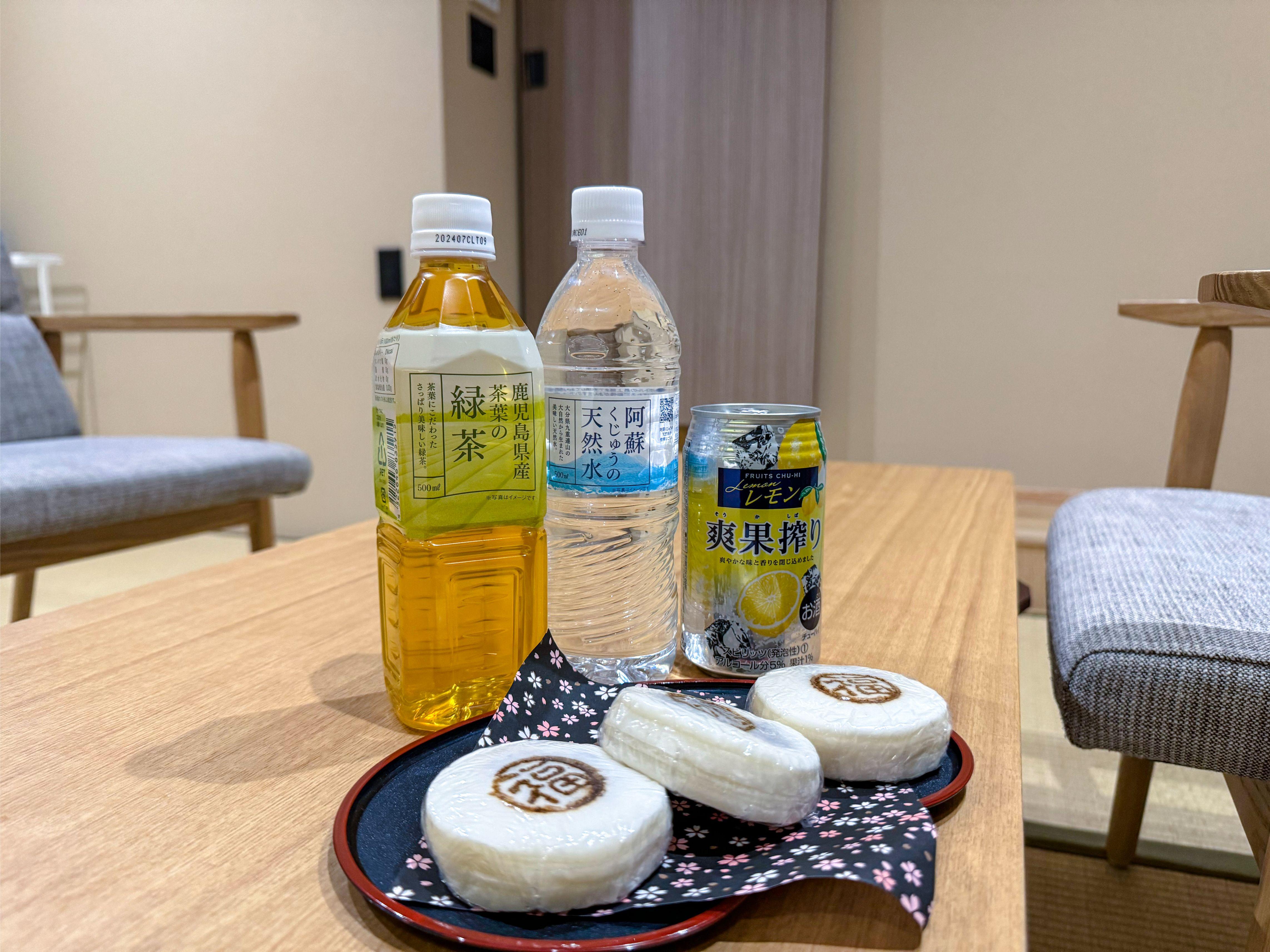入住即有免費啤酒、綠茶及和菓子