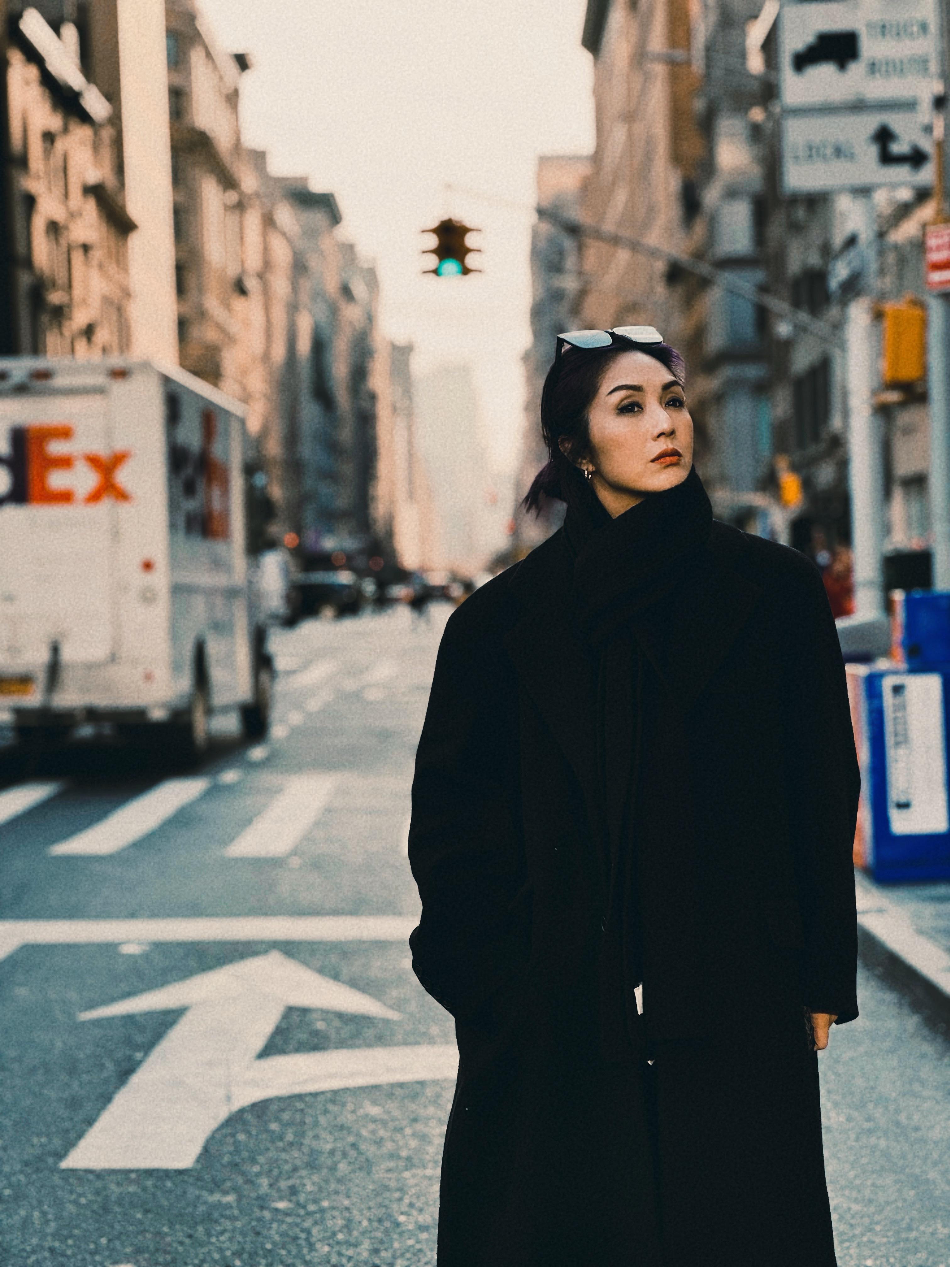 千嬅再赴美國,更偕老公丁子高重遊當年先斬後奏註冊結婚的小教堂。