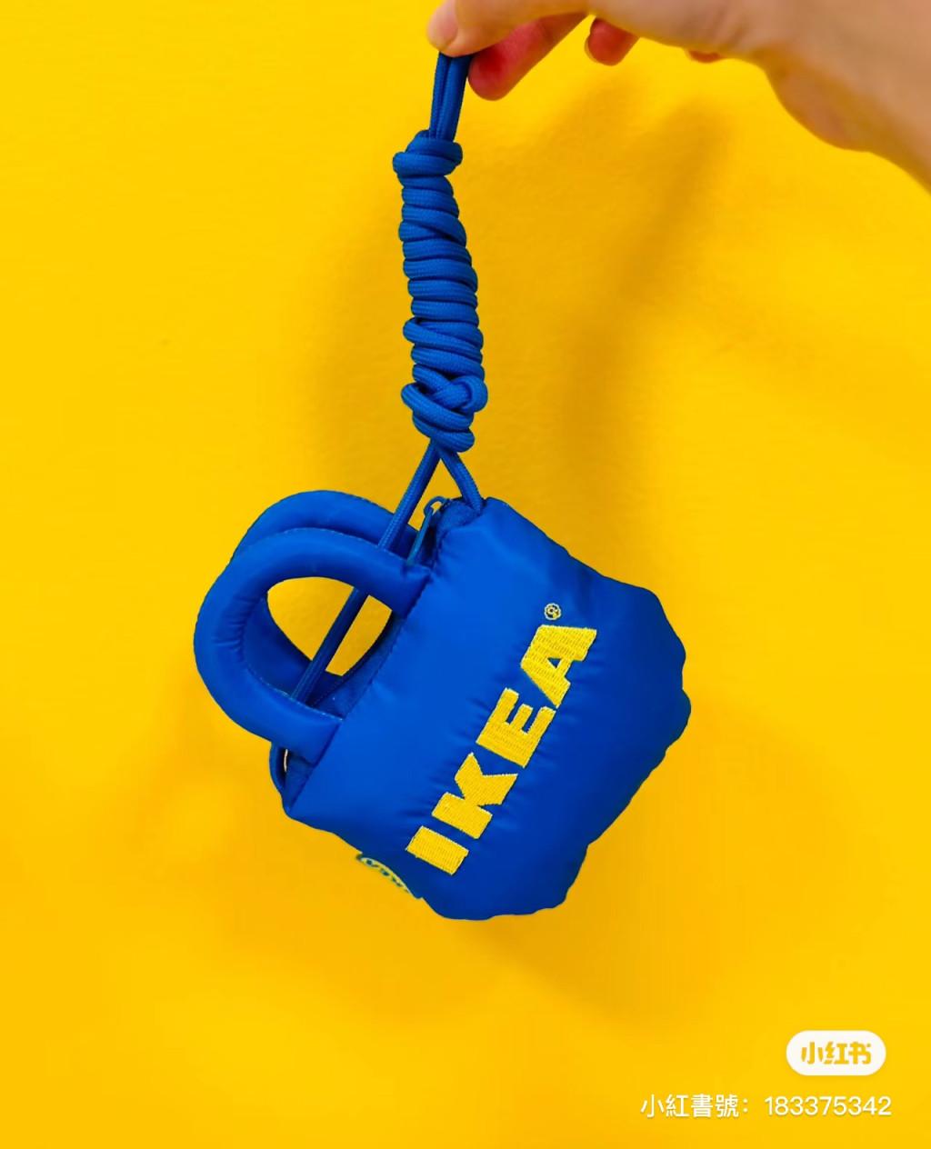 早前掀起網上熱議的IKEA藍色「小廢包」終於登陸香港