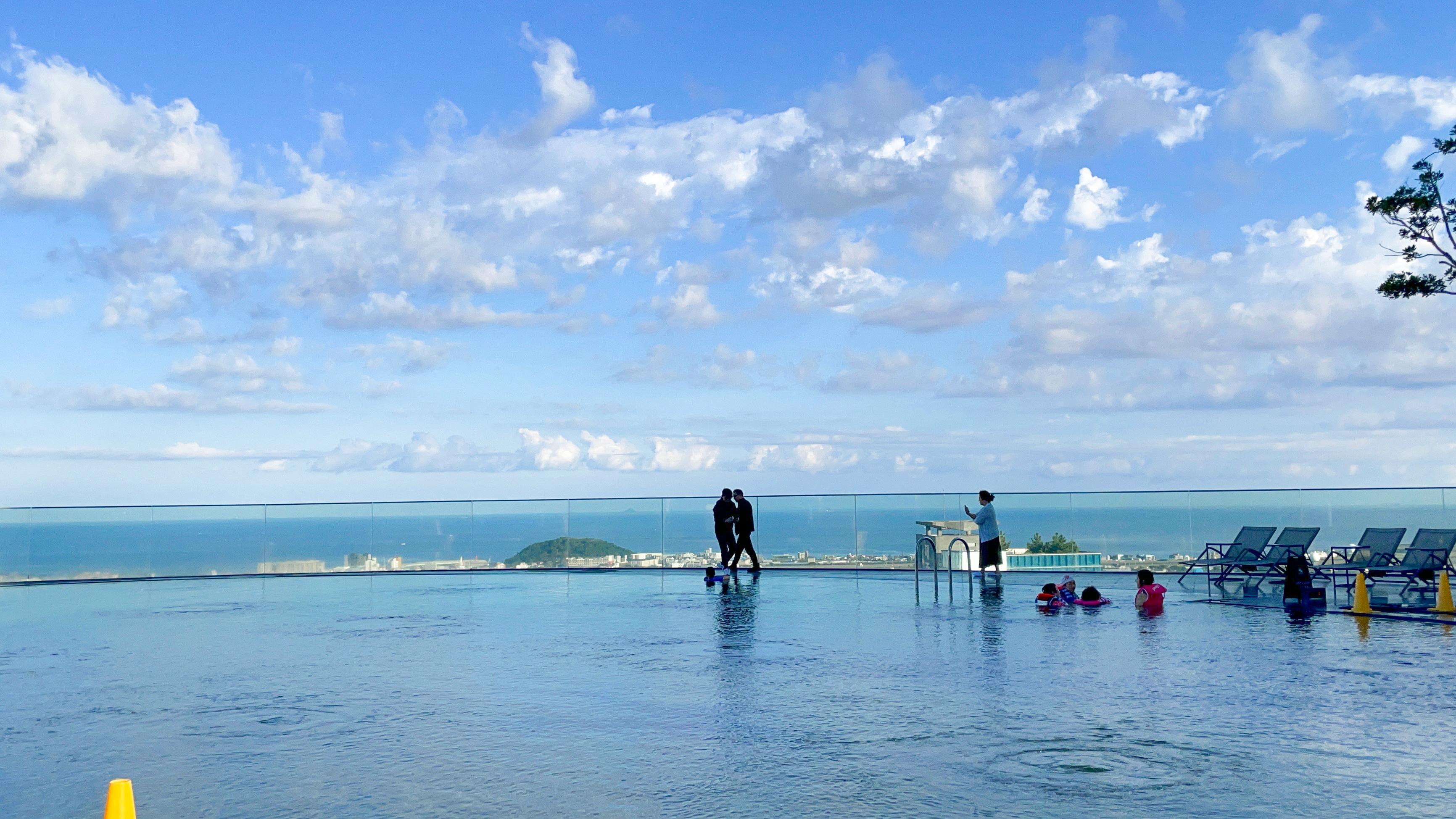無邊際泳池