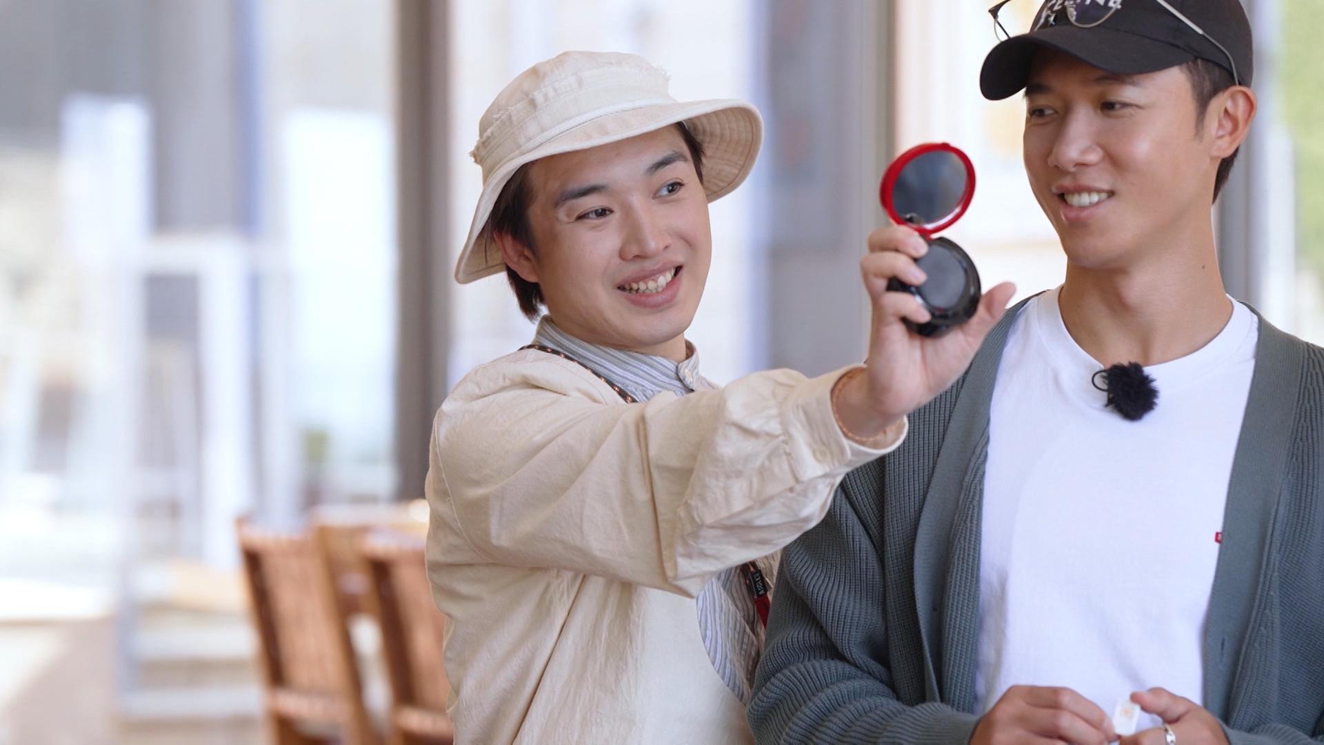 Jer亦選擇了鏡子是「最MIRROR的物品」。