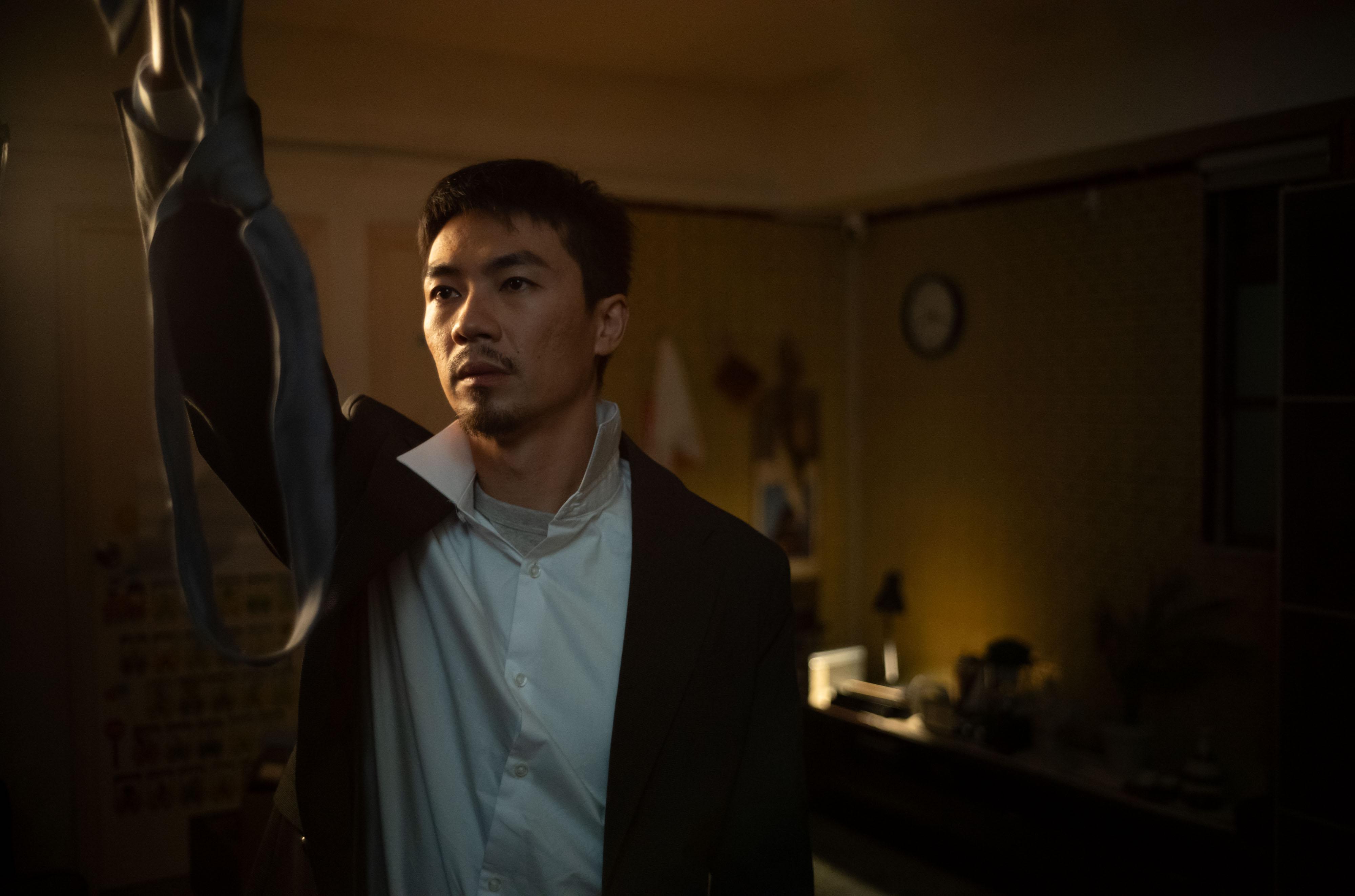 Jer柳應廷於《大海少年》MV化身天使拯救由林子傑扮演的失業輕生男主角。