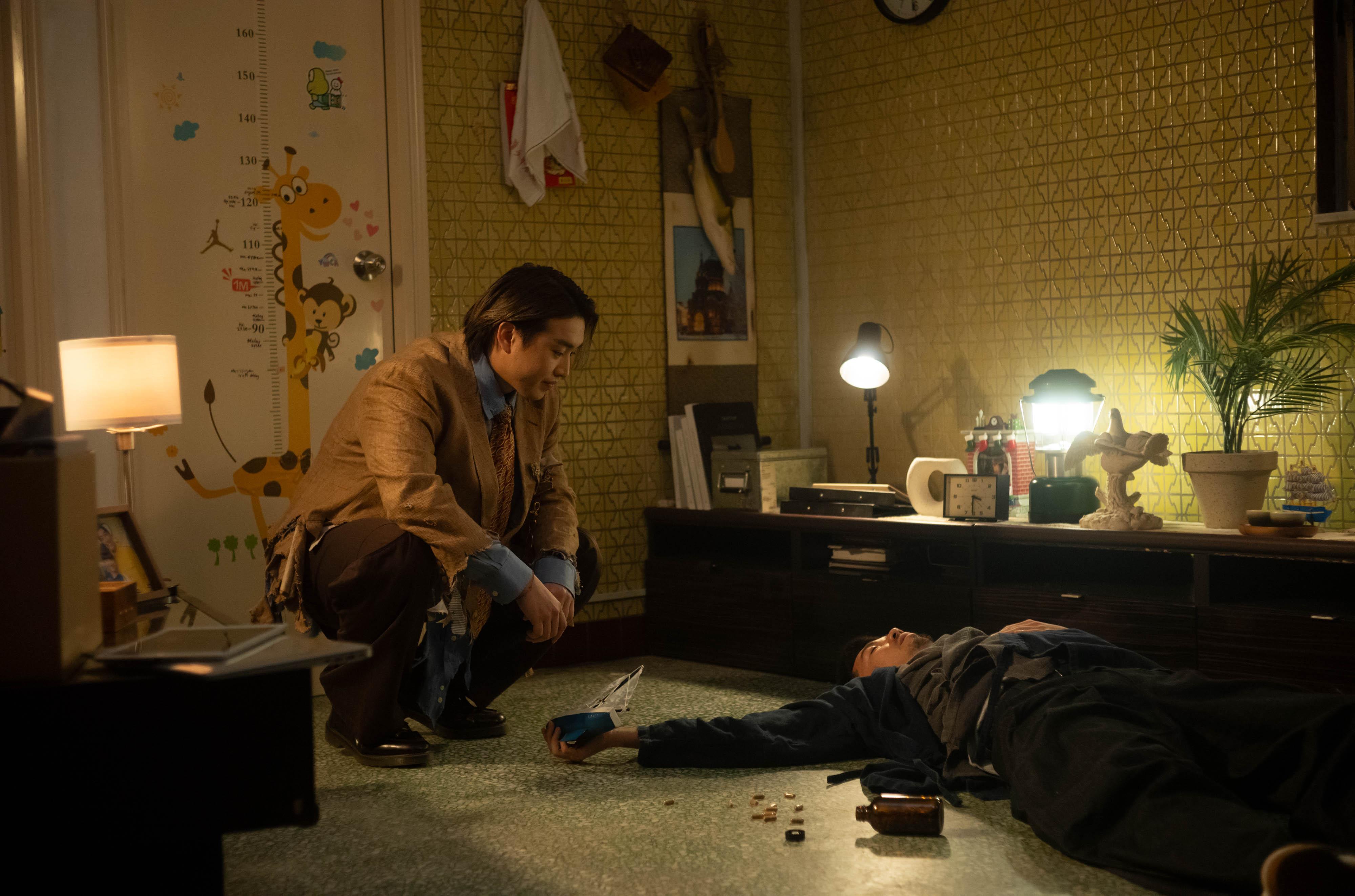 Jer柳應廷於《大海少年》MV化身天使拯救由林子傑扮演的失業輕生男主角。