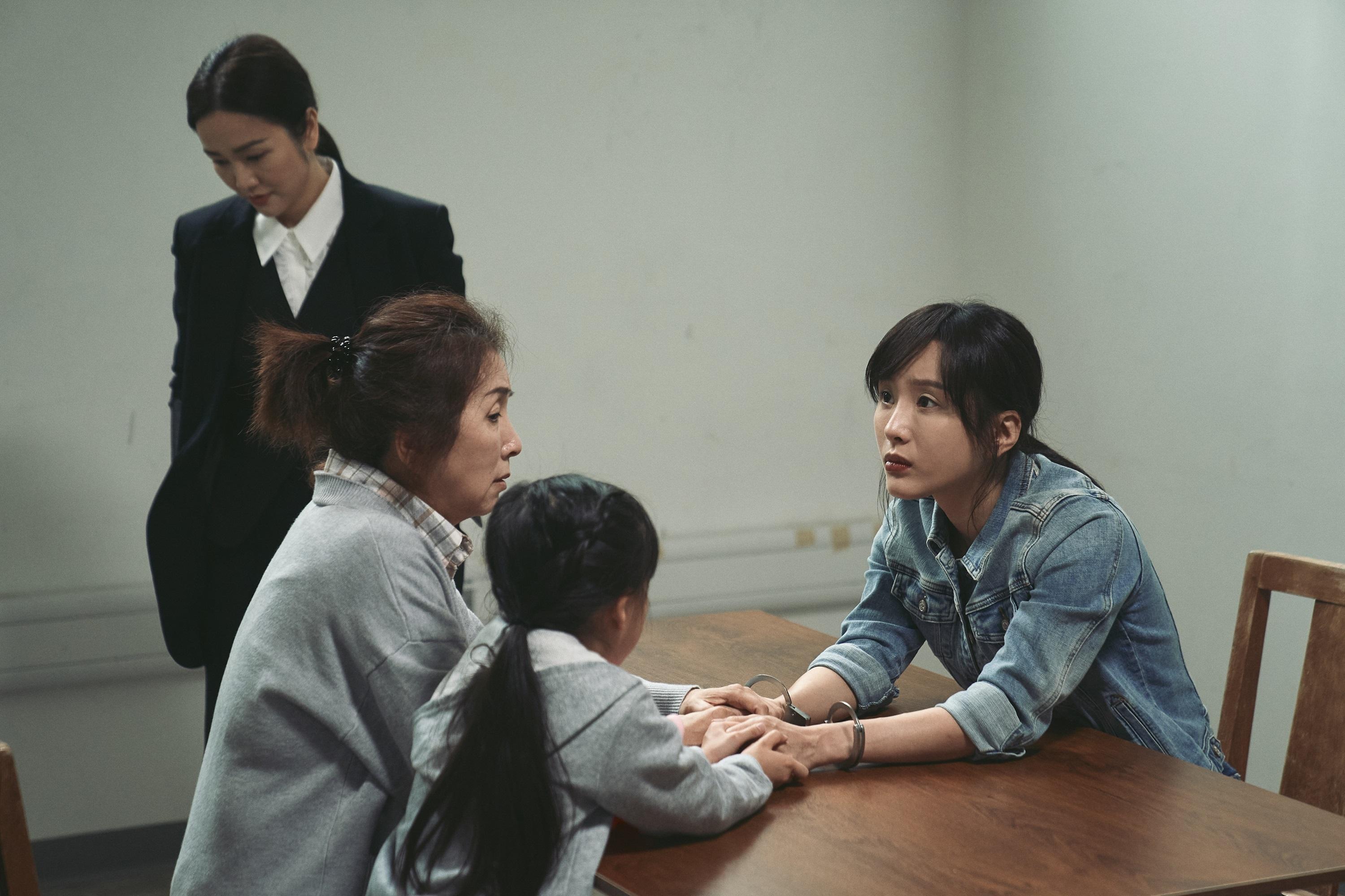 陳靜在《法與情》演單親媽媽,要照顧女兒和腦退化母親。