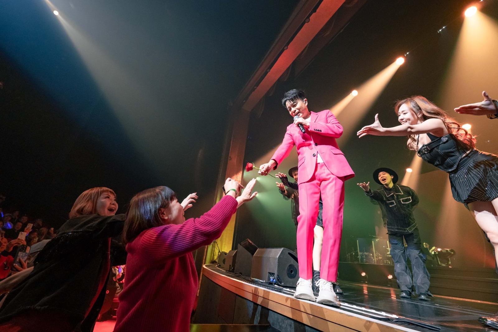 克勤自己2023年是他成世人飛得最多一年。