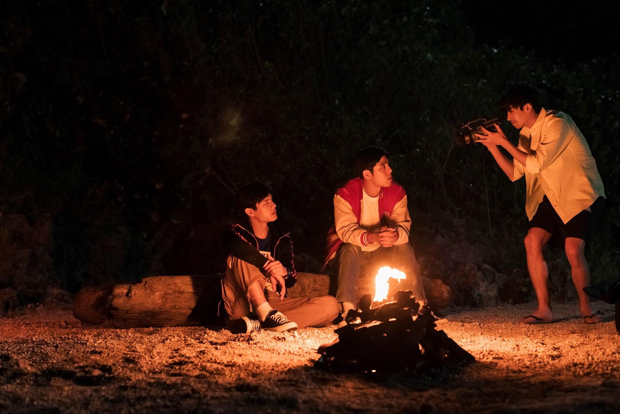 藍正龍表示,兩位男生海邊訴心事的幾場戲,他一邊拍一邊哭。