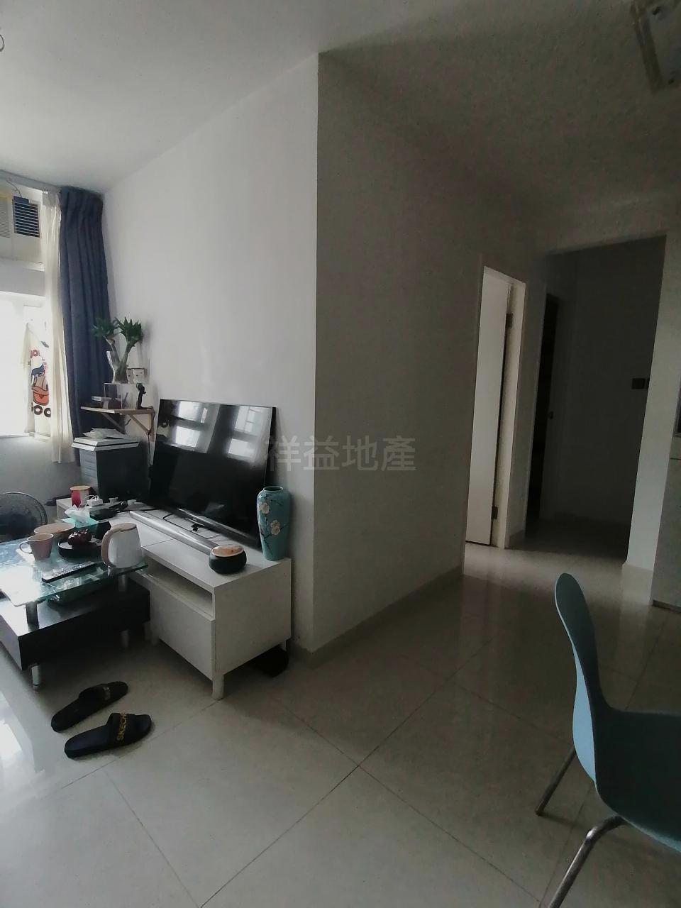 大廳呈L型開則,間隔分明實用。(代理提供)