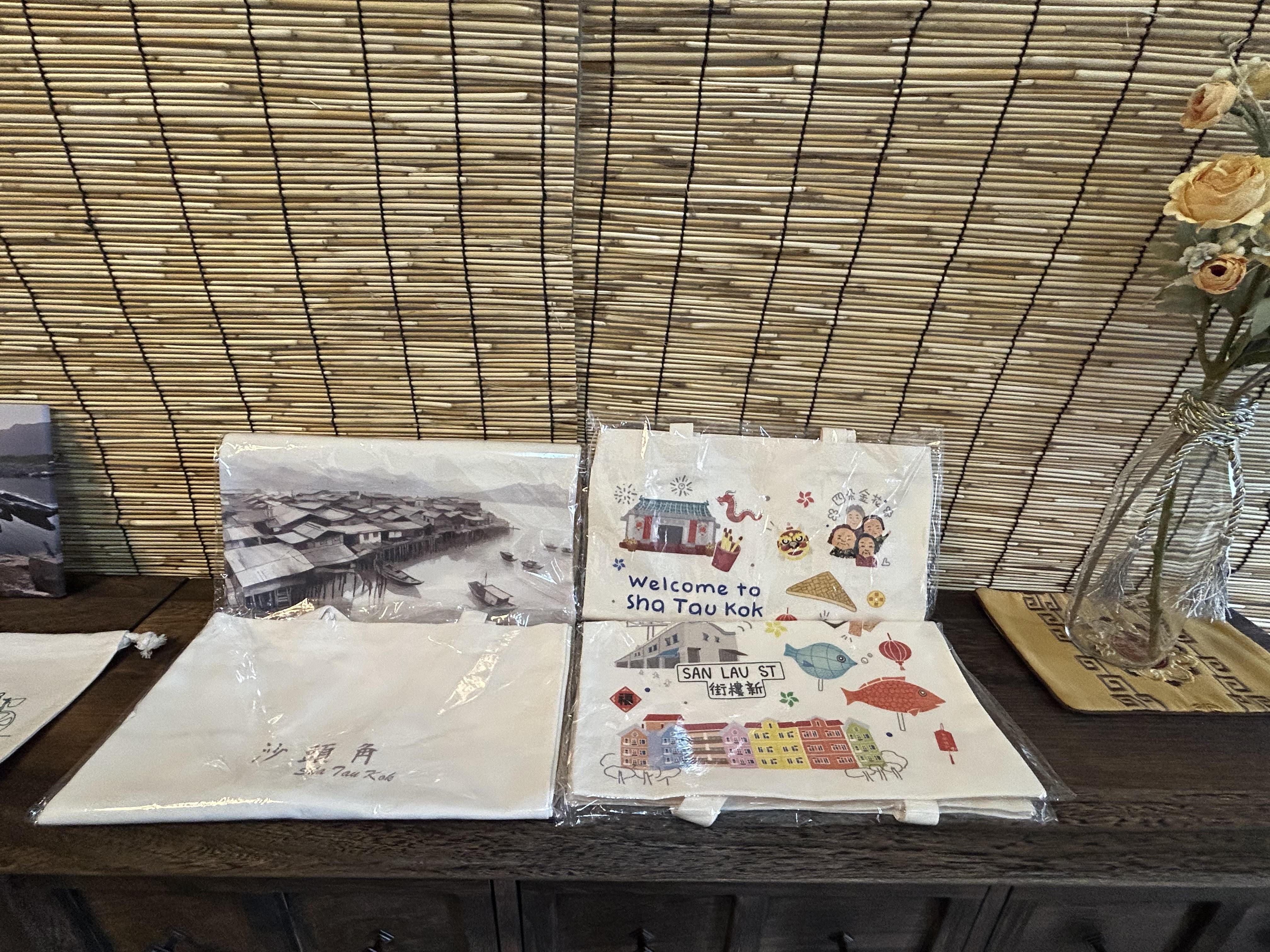 紀念品店有各類紀念品出售。(朱慧恩攝)