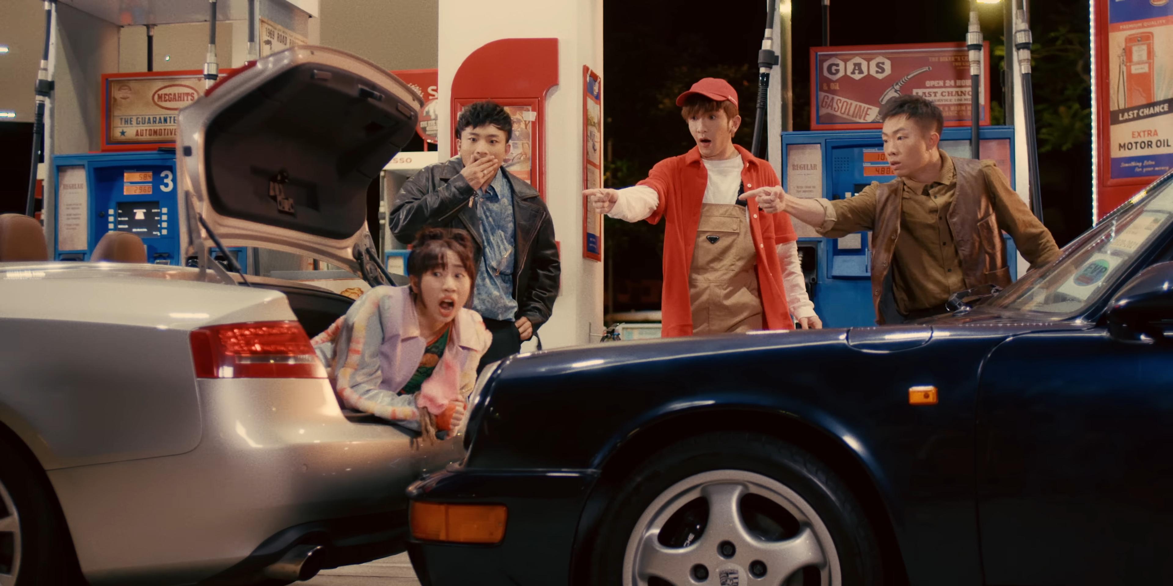 麗英亦曾在Anson Lo的《Megahit》MV客串。