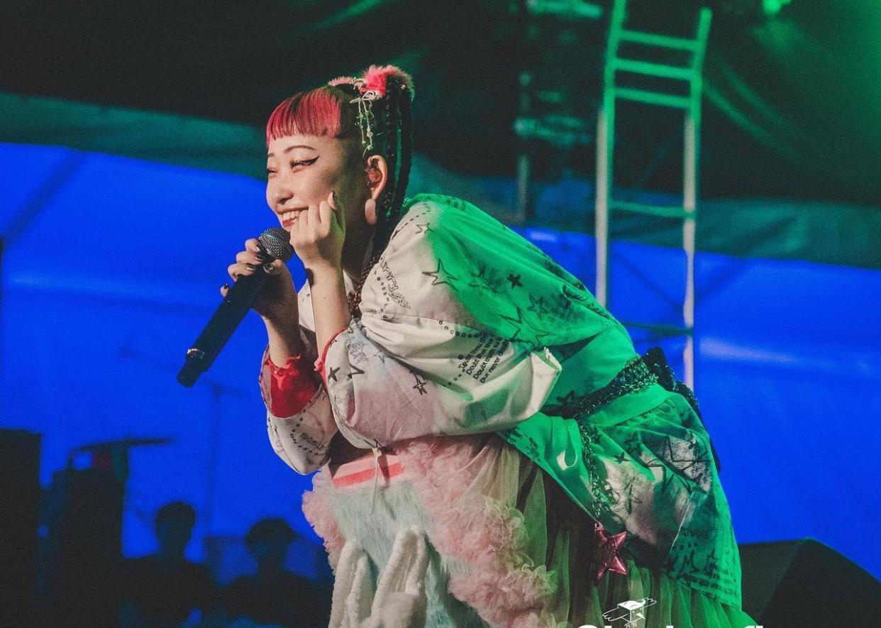 詩羽以Wednesday Campanella主音身份參與《Clockenflap》。