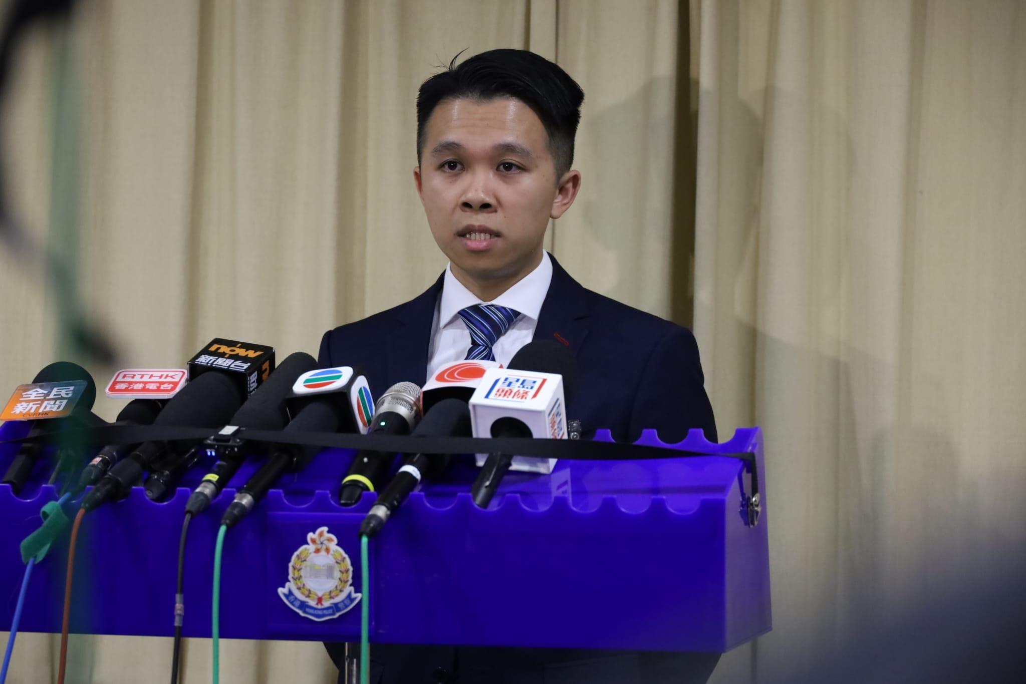 麥世豪表示,警方到場調查後發現,該4疊千元紙幣,除頭尾兩張是真鈔之外,其餘都是印有「練功券」字眼的懷疑偽鈔。 (鍾式明攝)