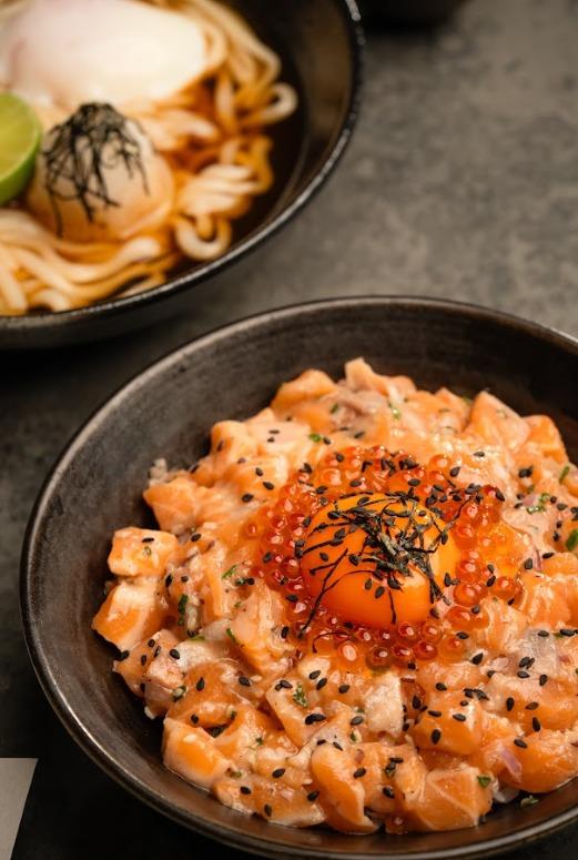 AOAO 將於 12 月底開始供應午市套餐,款式包括蛋包飯、烏冬及丼飯,選擇精簡並用上高檔食材。