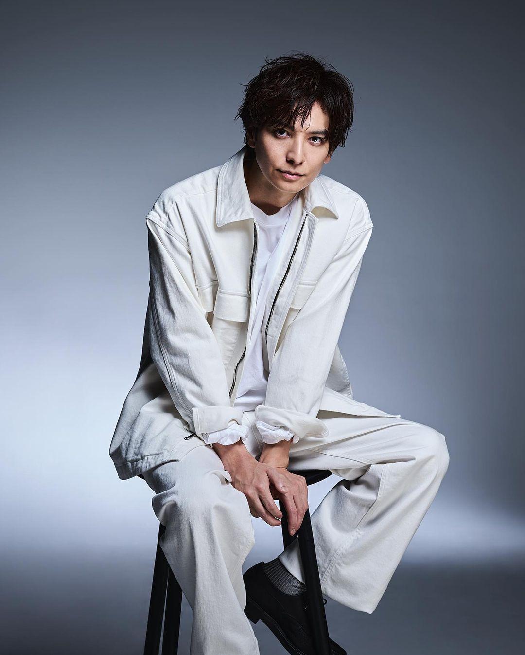 生田斗真與清野菜名於2020年結婚,男人味十足