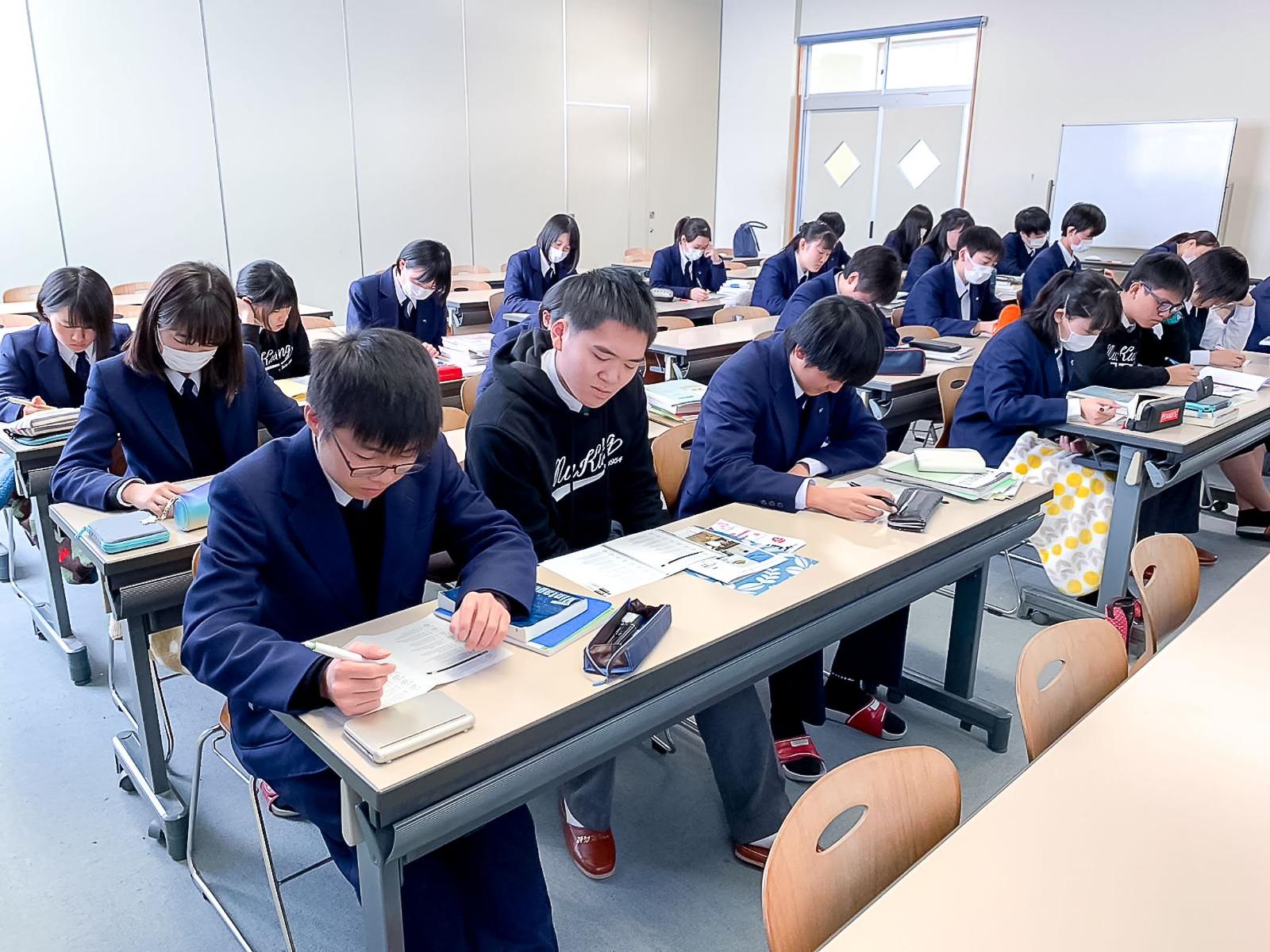 豁免DSE成績直入韓國大學 慕光英文書院韓海外大學締結免試升學計劃