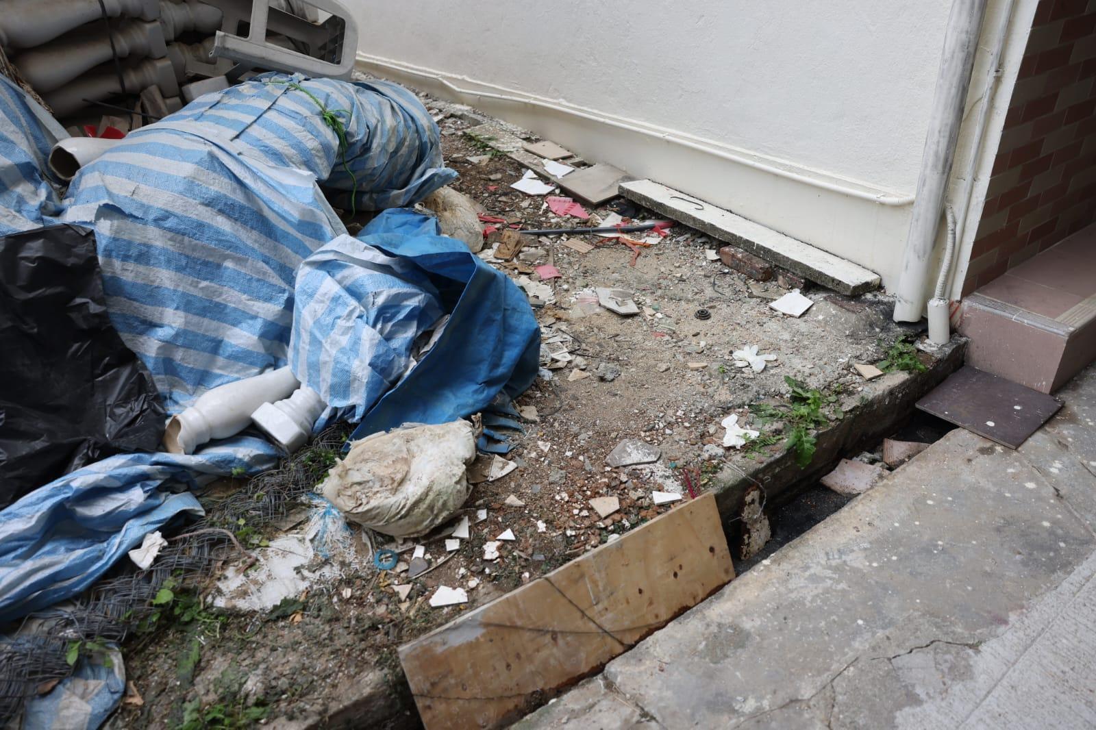 上水22歲內地碩士生伏屍街頭疑涉毒品派對 疑犯黑布蒙頭押返涉案村屋重組案情 (持續更新)