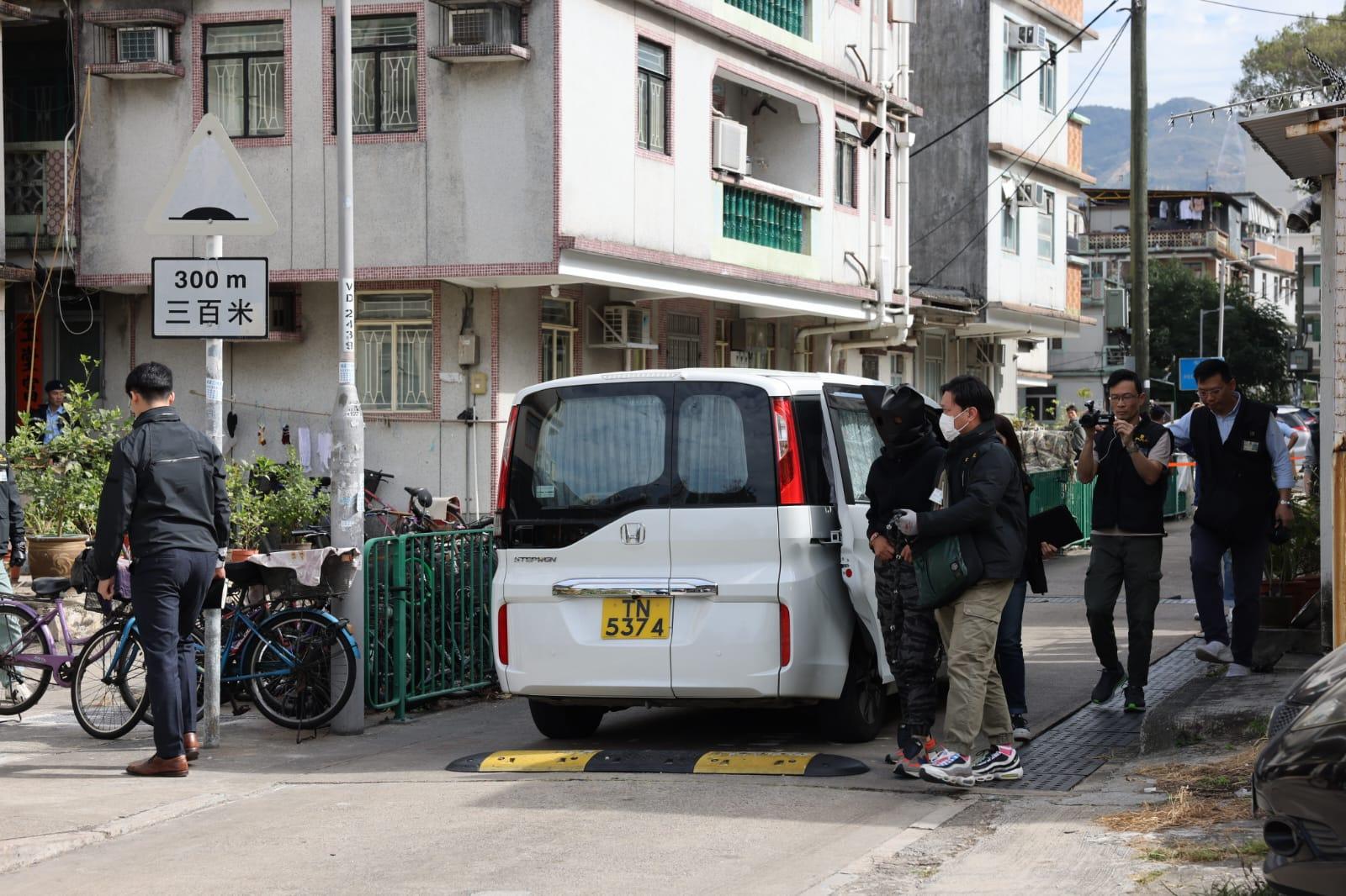 上水22歲內地碩士生伏屍街頭疑涉毒品派對 疑犯黑布蒙頭押返涉案村屋重組案情 (持續更新)