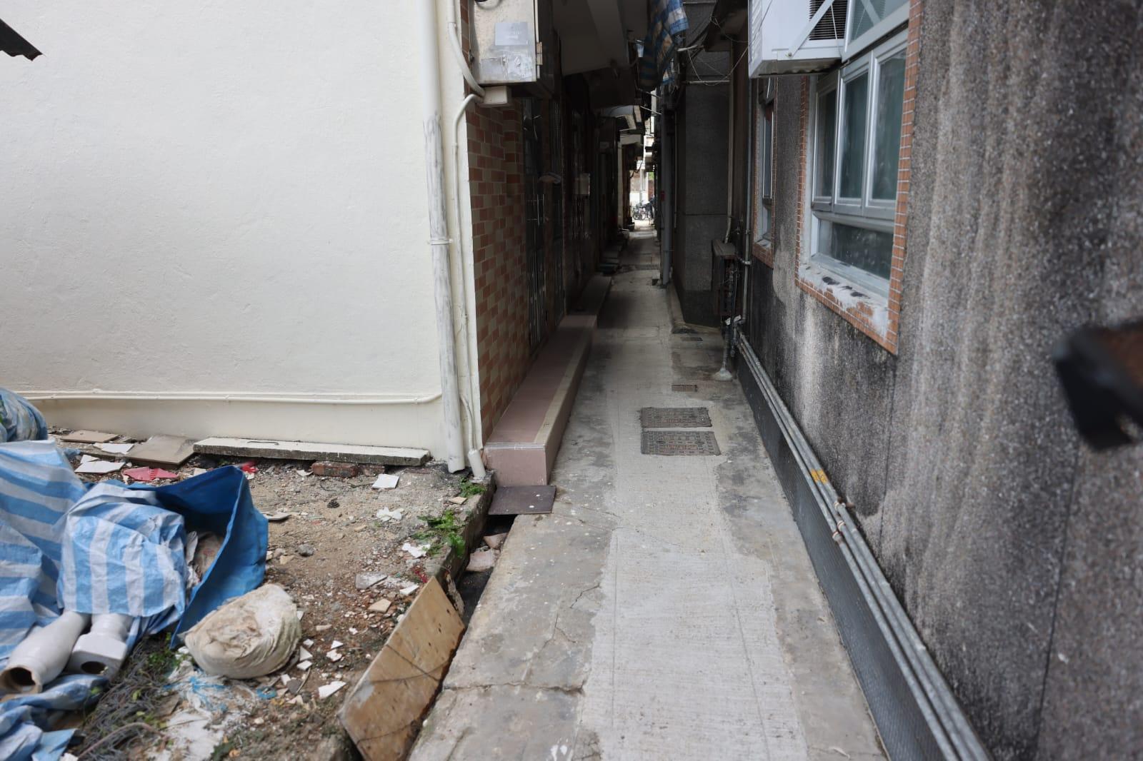 上水22歲內地碩士生伏屍街頭疑涉毒品派對 疑犯黑布蒙頭押返涉案村屋重組案情 (持續更新)