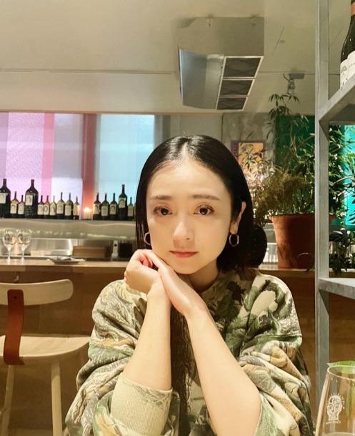 安達祐實兩次結婚都是離婚收場。(安達祐實IG)