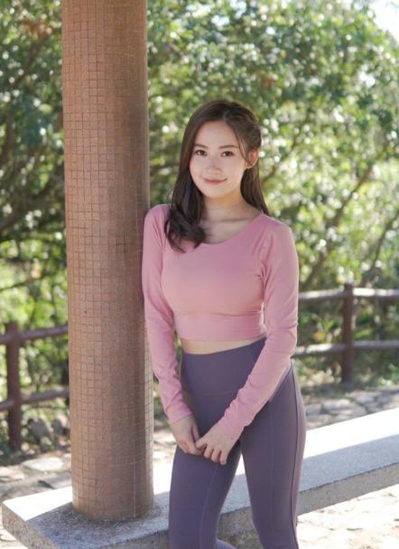 波波黃婧靈身材突出,一度於TVB多個節目中曝光(波波黃婧靈IG)