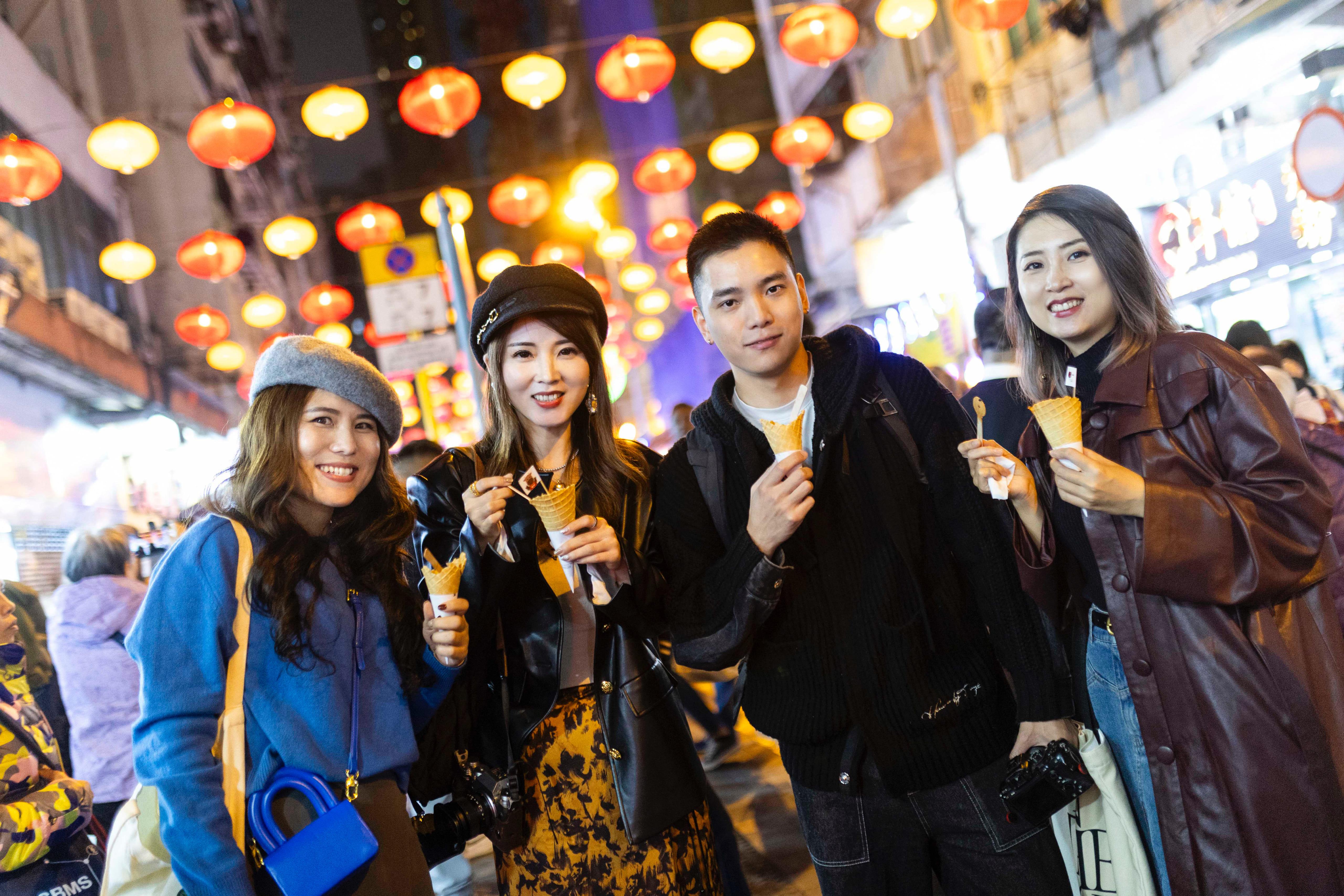 旅發局邀請「小紅書博主」穿梭廟街 大讚吃喝玩樂一條龍