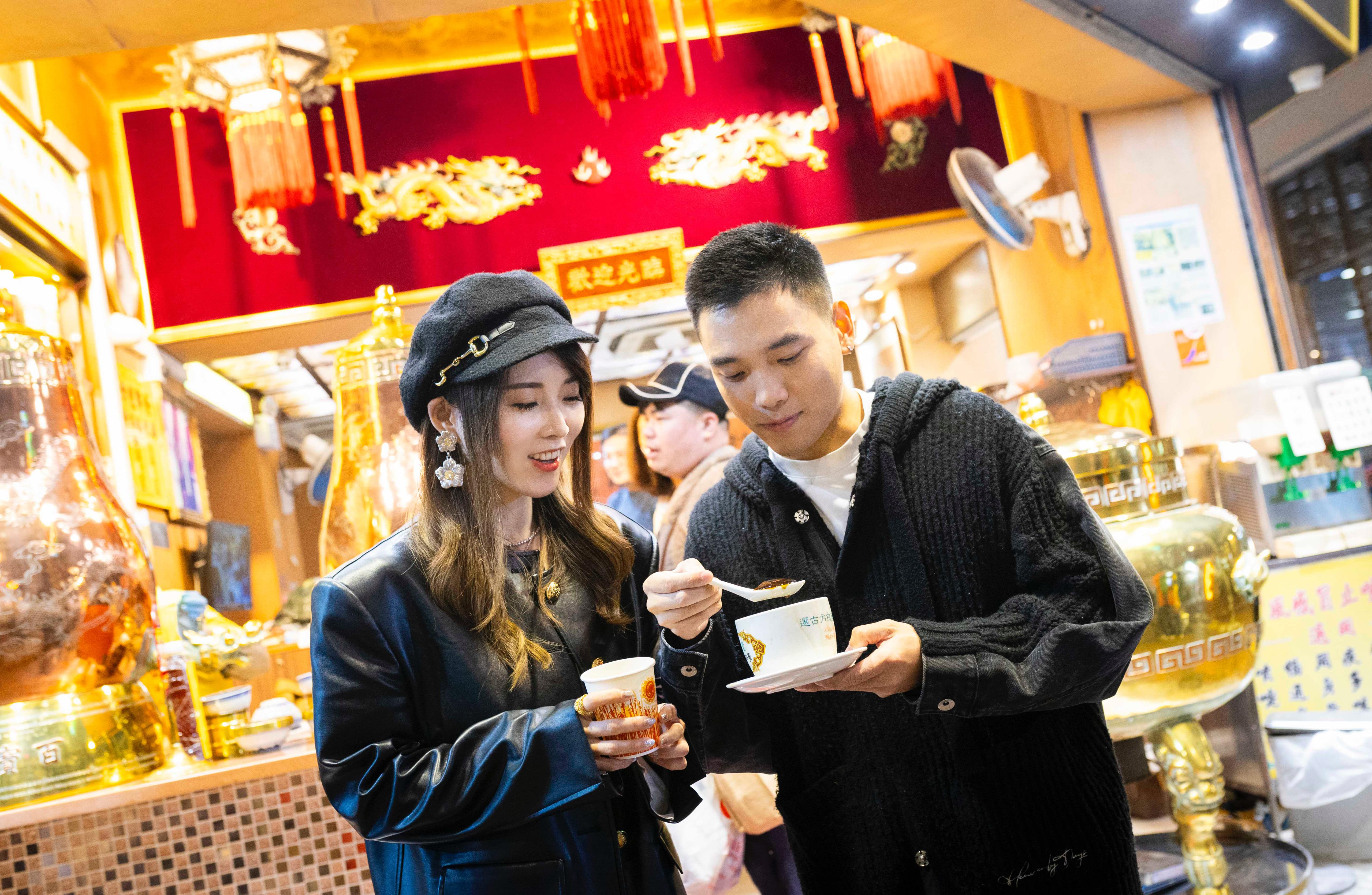 旅發局邀請「小紅書博主」穿梭廟街 大讚吃喝玩樂一條龍