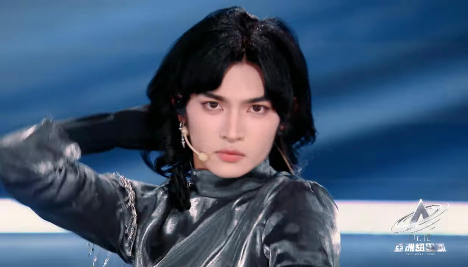 亞洲超星團|愛合Albert今年20歲,身高188cm(《亞洲超星團》截圖)