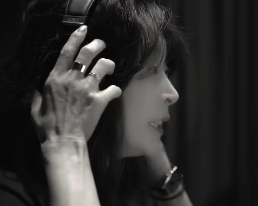 中森明菜開設YouTube頻道,公開錄音影片。