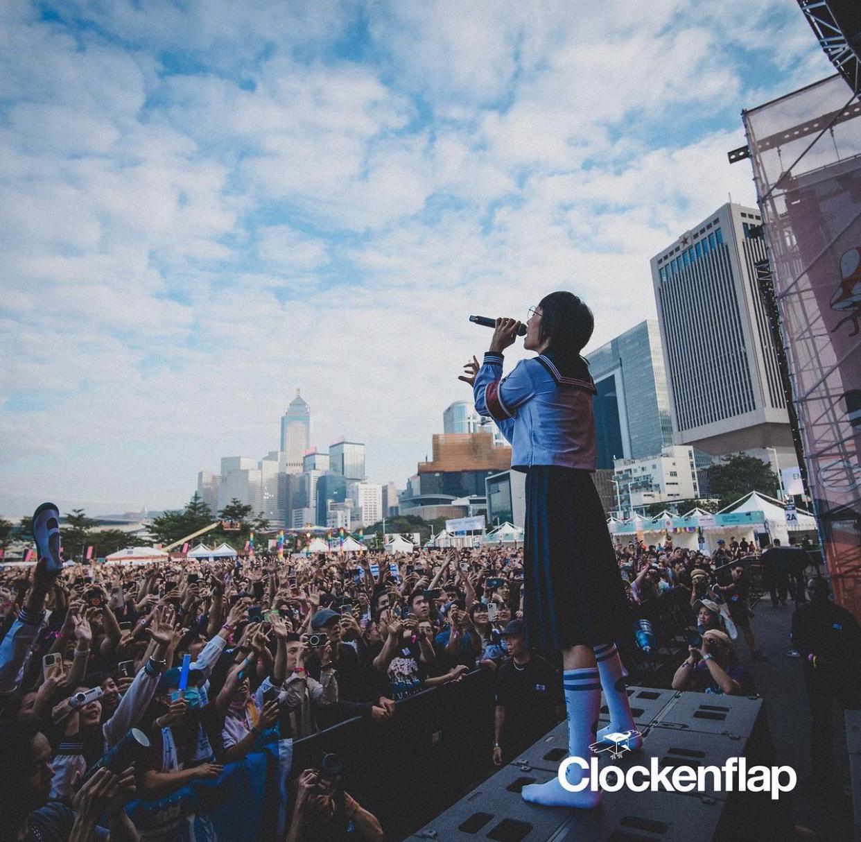 ATARASHII GAKKO!今日下午現身《Clockenflap音樂節》的Orbit Stage。